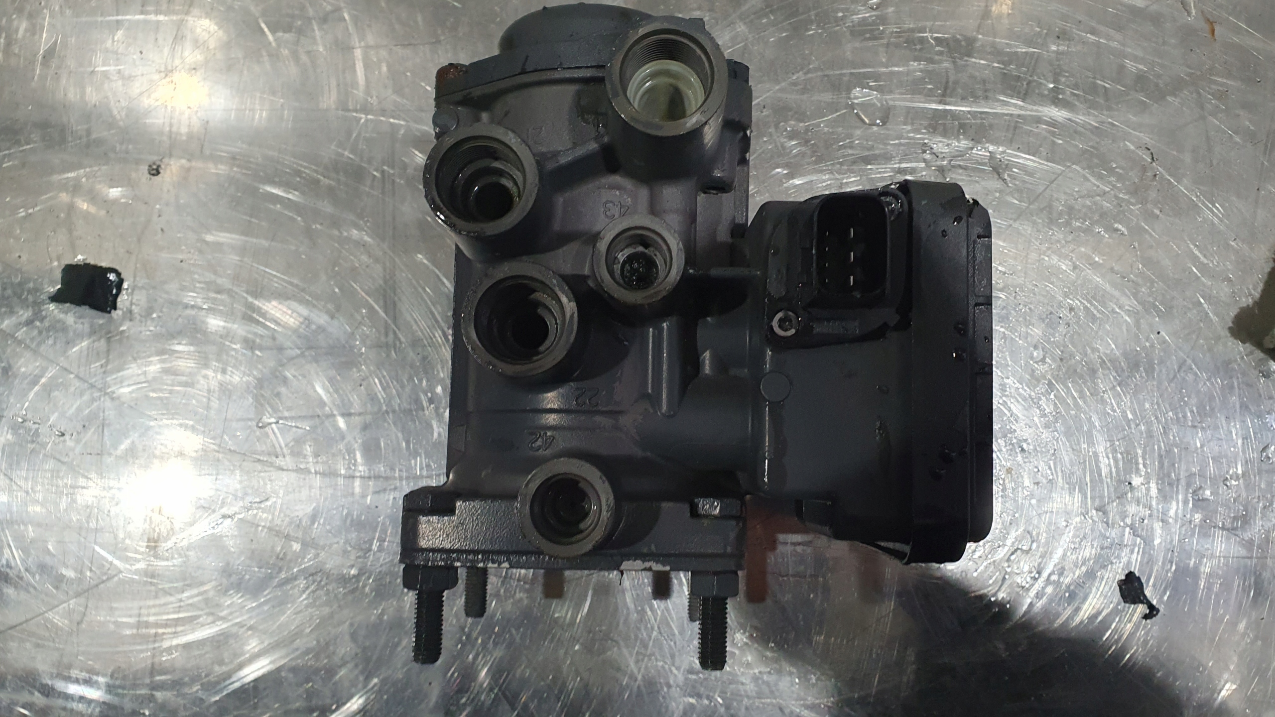 K000920 - Клапан модулятор EBS Mercedes Actros MP 4