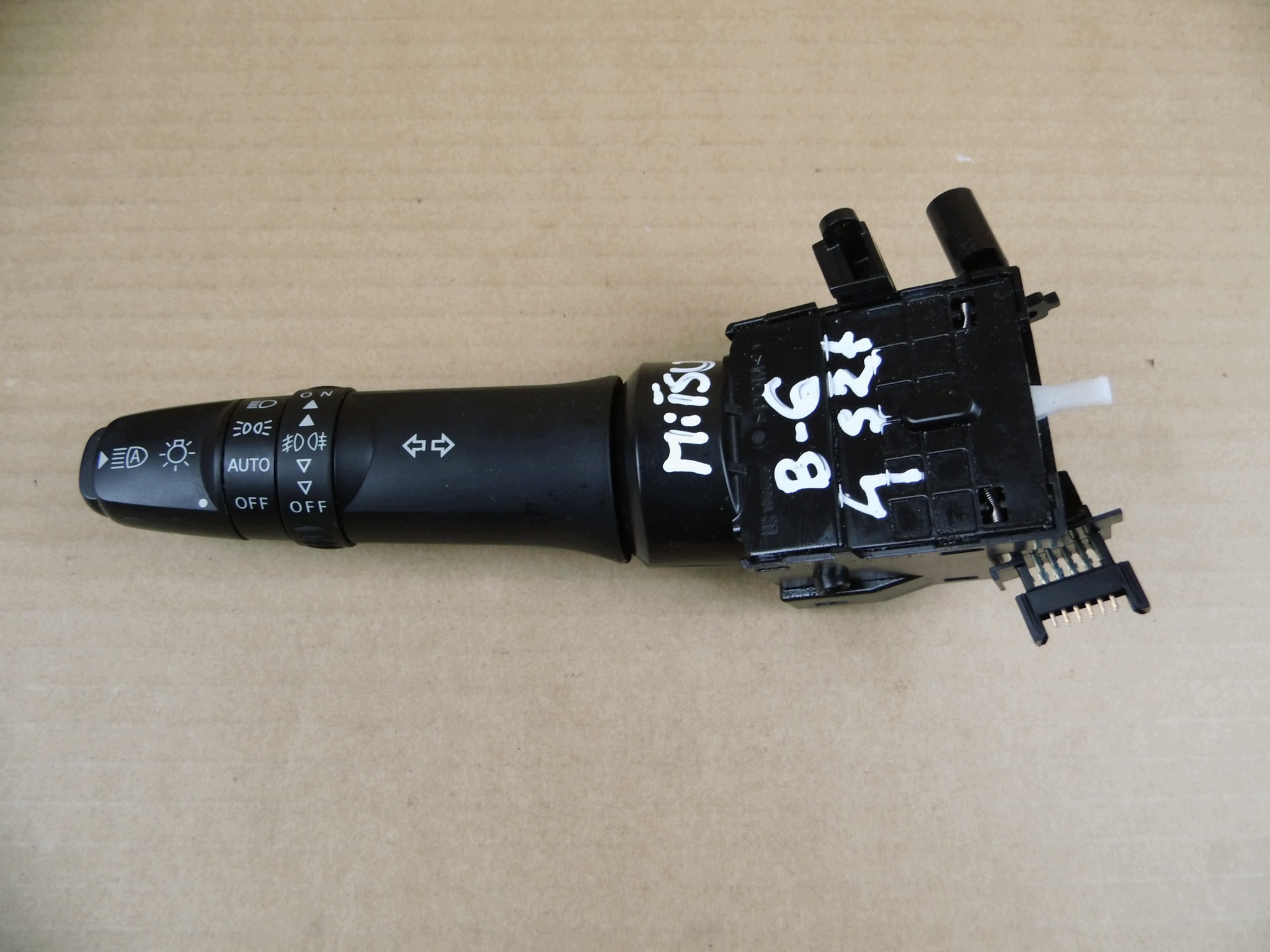 Mitsubishi Outlander III manetka switch switch of the lights indicator
