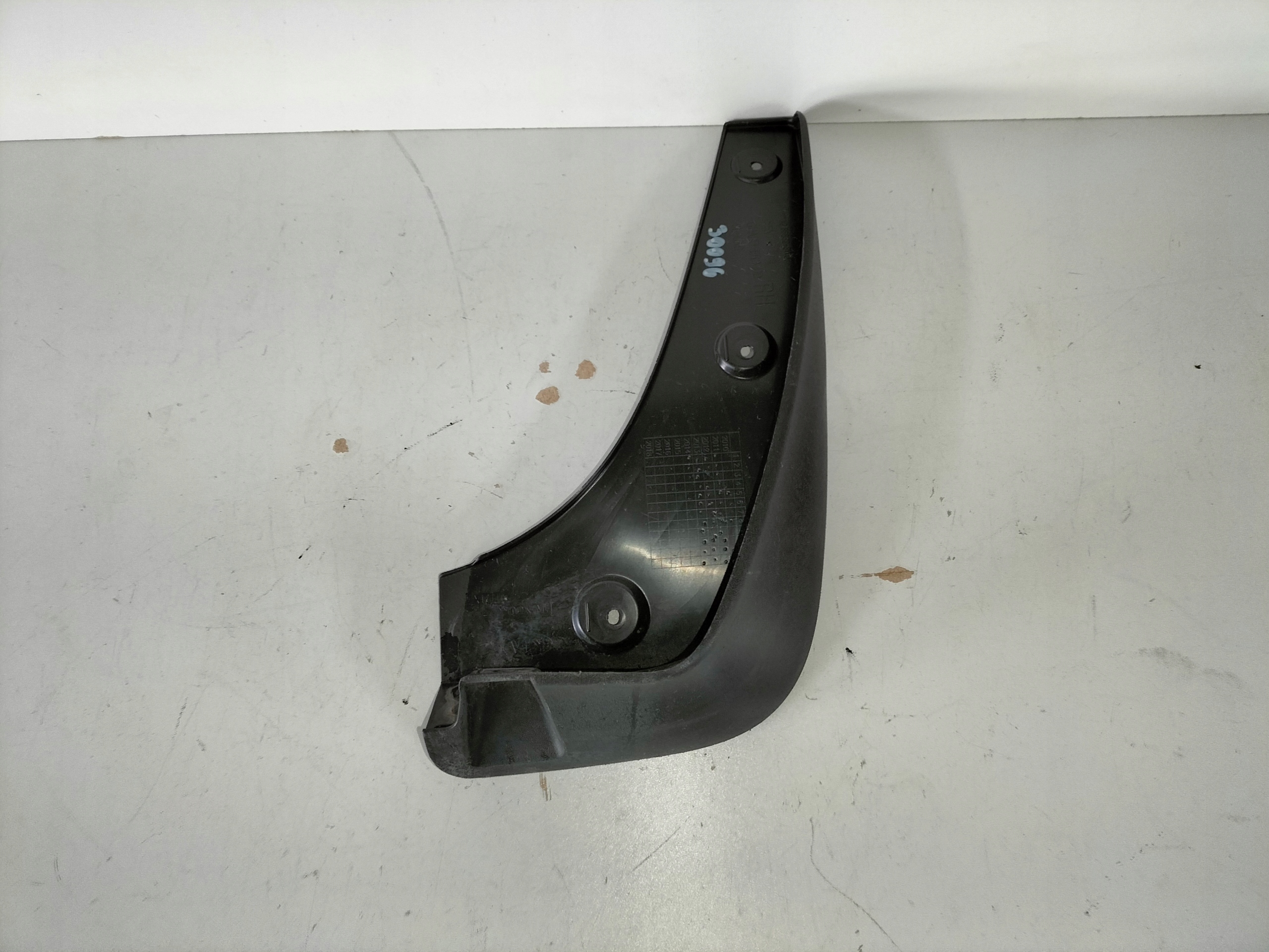 Chlapacz przód prawy KIA SPORTAGE III 10-15