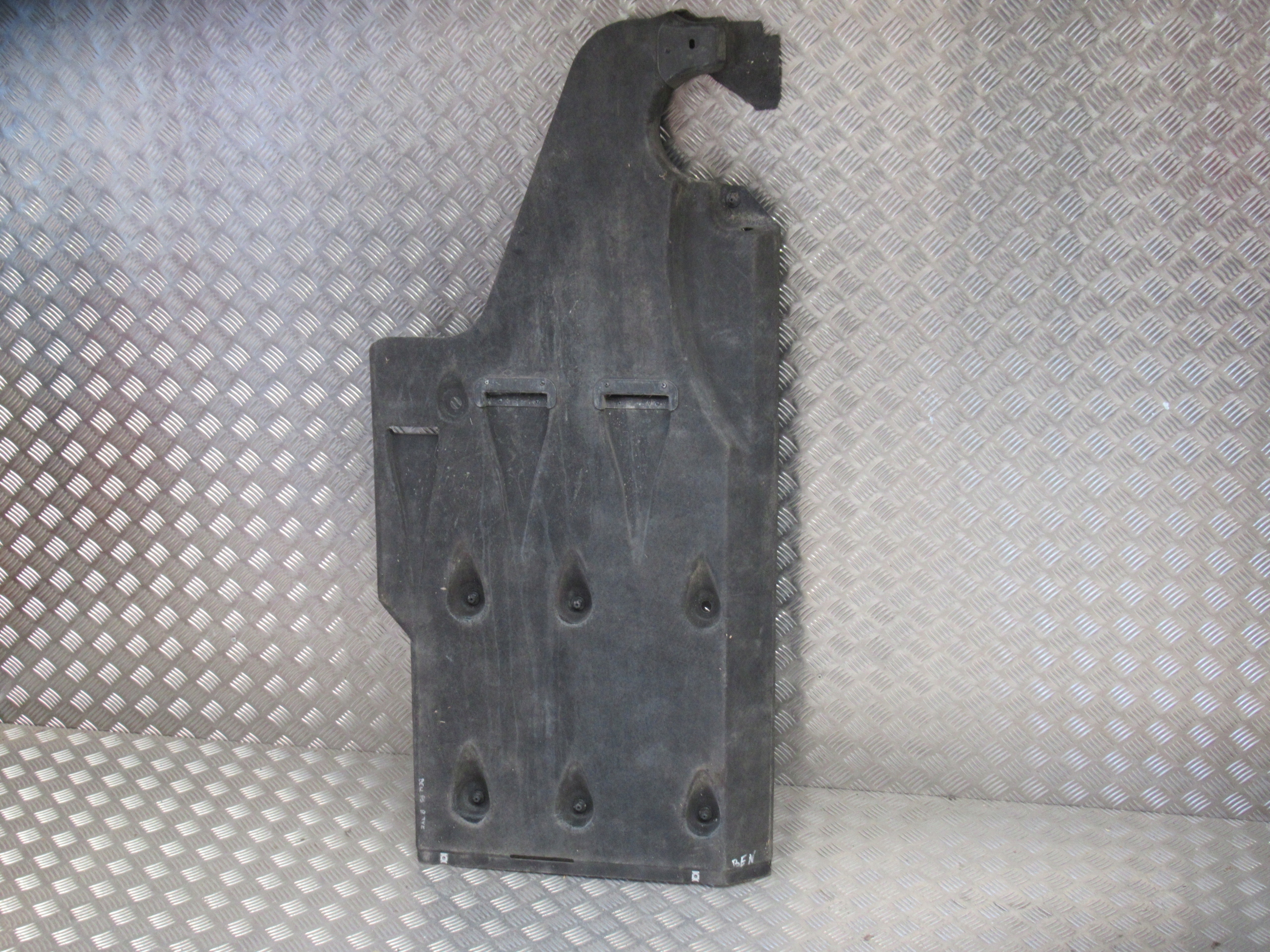 ЗАЩИТА СНИЗУ БЕНТЛИ ФС РЕСТАЙЛИНГw0825228a ПРАВА