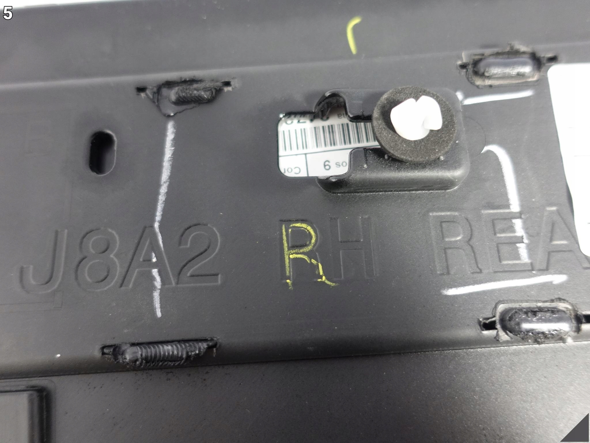 RANGE ROVER VELAR L560 17- moulding cap for door right rear part NARVICK BLACK