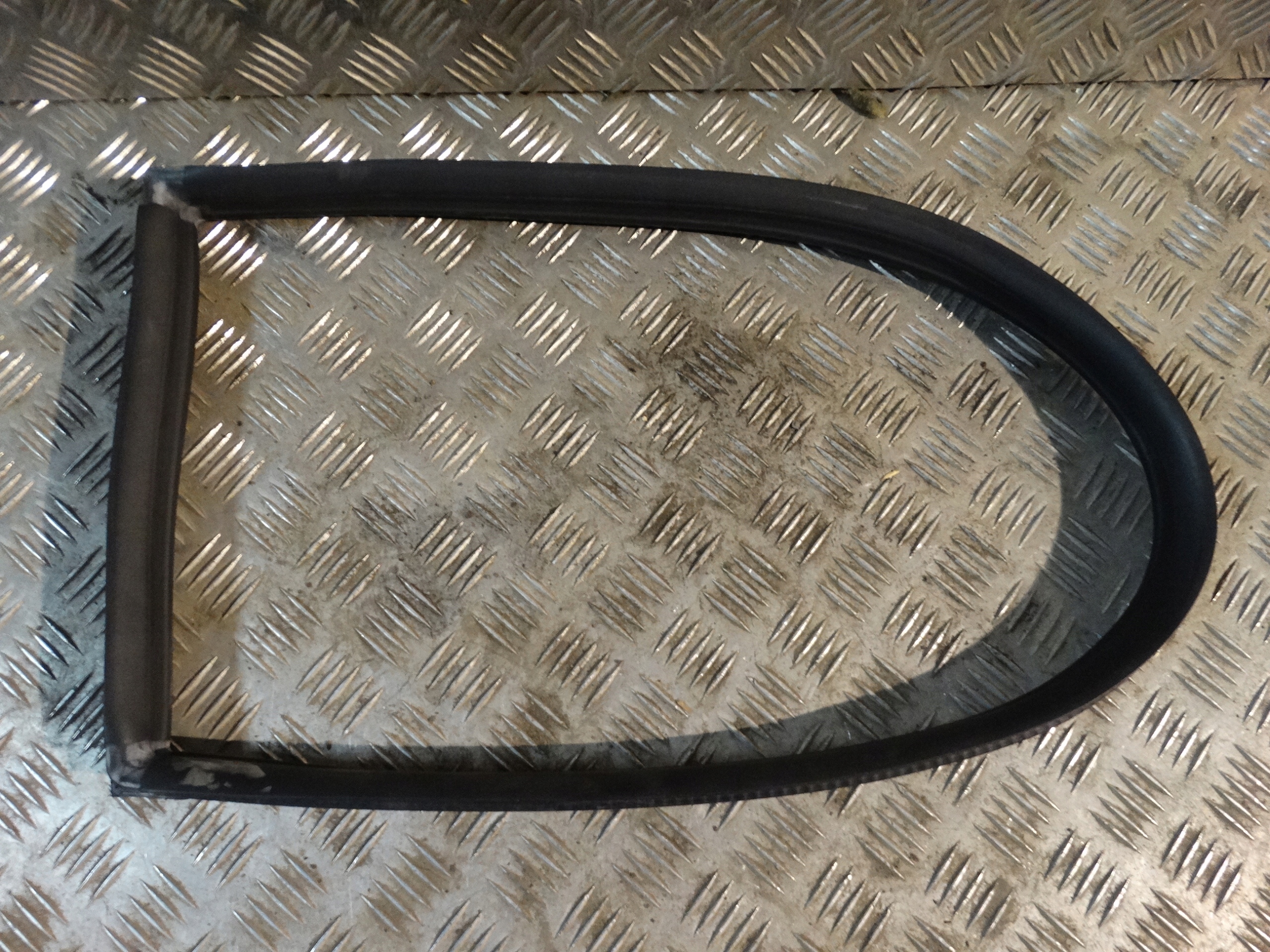 IDEALNA gasket right windows PORSCHE 1