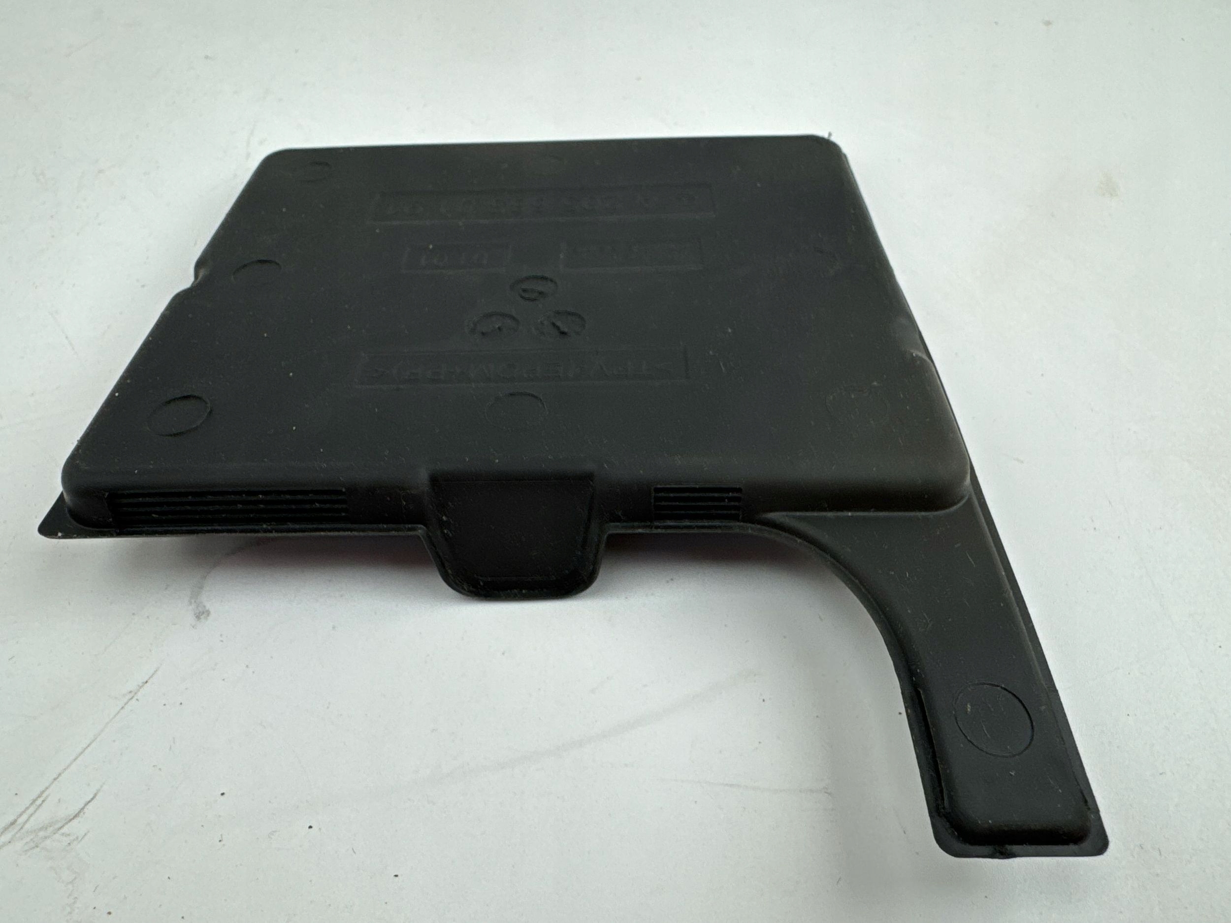 mercedes-benz EQC 2022 бардачок консоль средняя