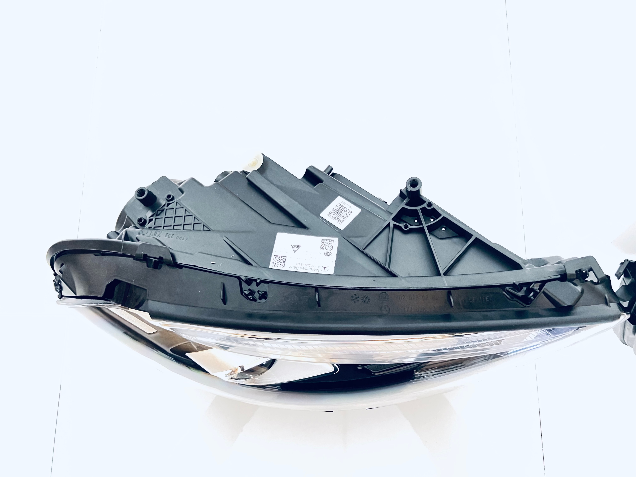 Lampy Mercedes A klasa W177 full led performance Typ samochodu Samochody osobowe