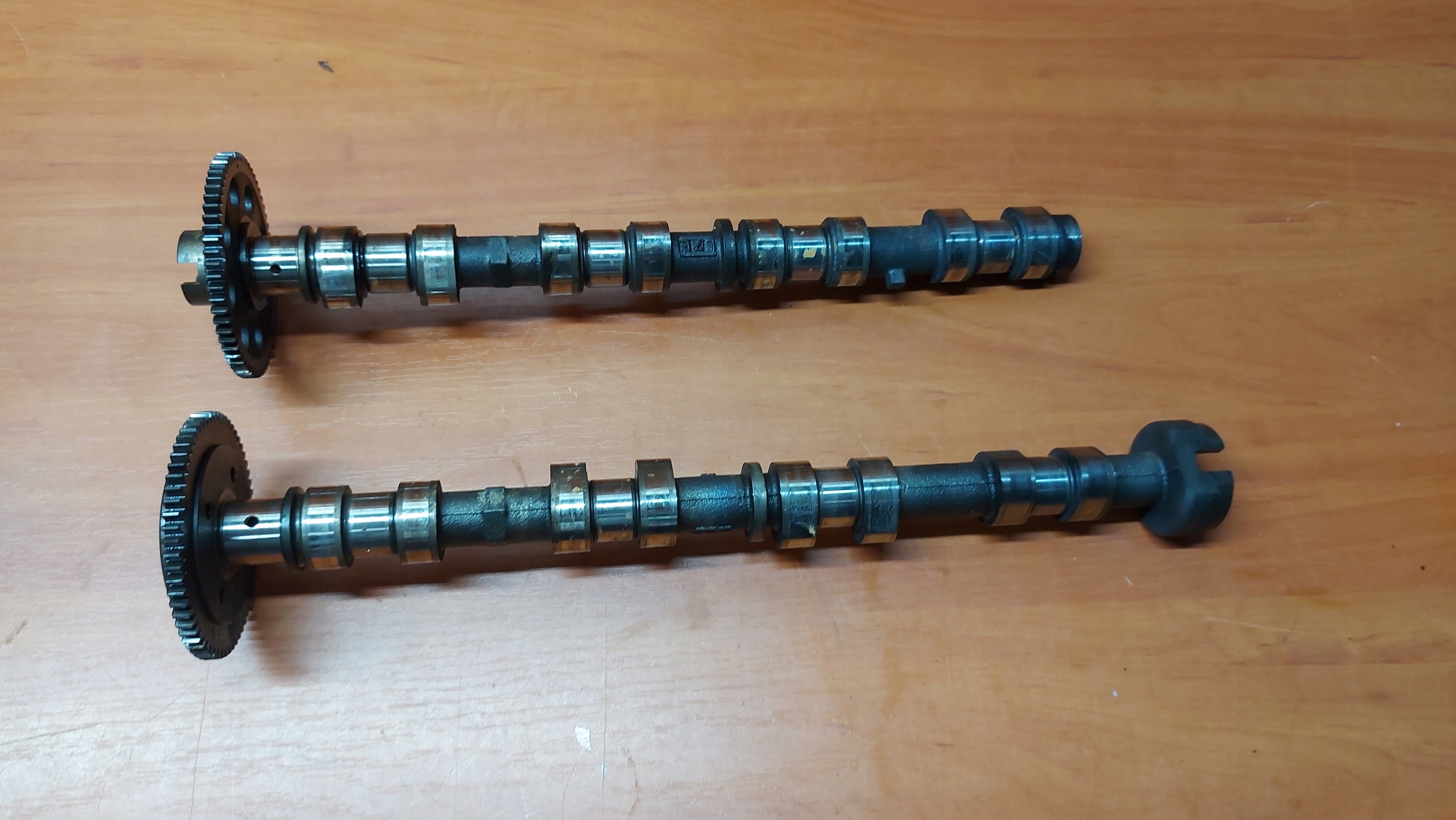 WAŁEK WAŁKI ROZRZĄDU TOYOTA AVENSIS T25 COROLLA VERSO 2.2 D-CAT 177