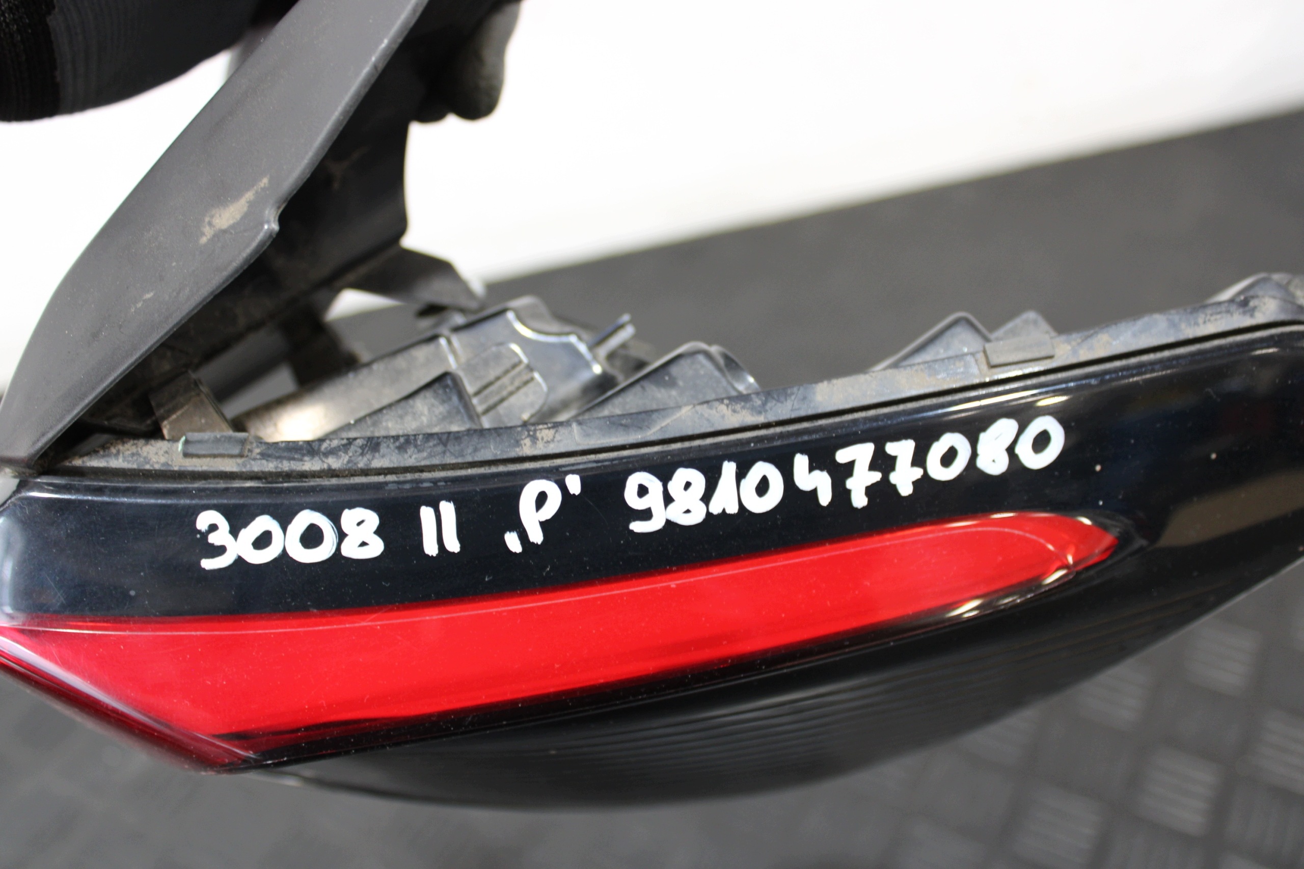 light right rear part 9810477080 PEUGEOT 3008 II 2