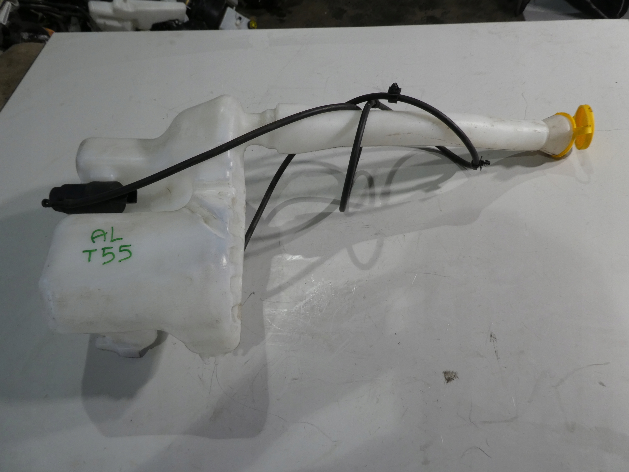 RENAULT MASTER III washer fluid tank