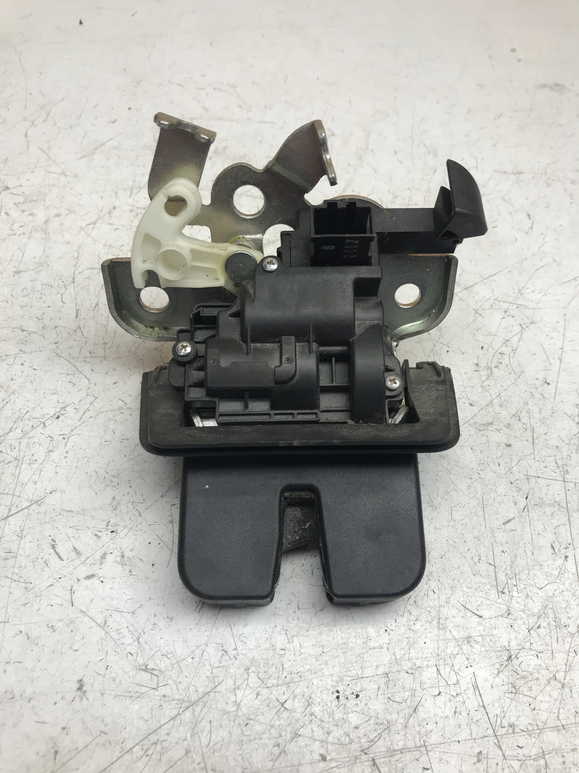 lock RYGIEL bonnet boot AUDI Q3 8K9827505A