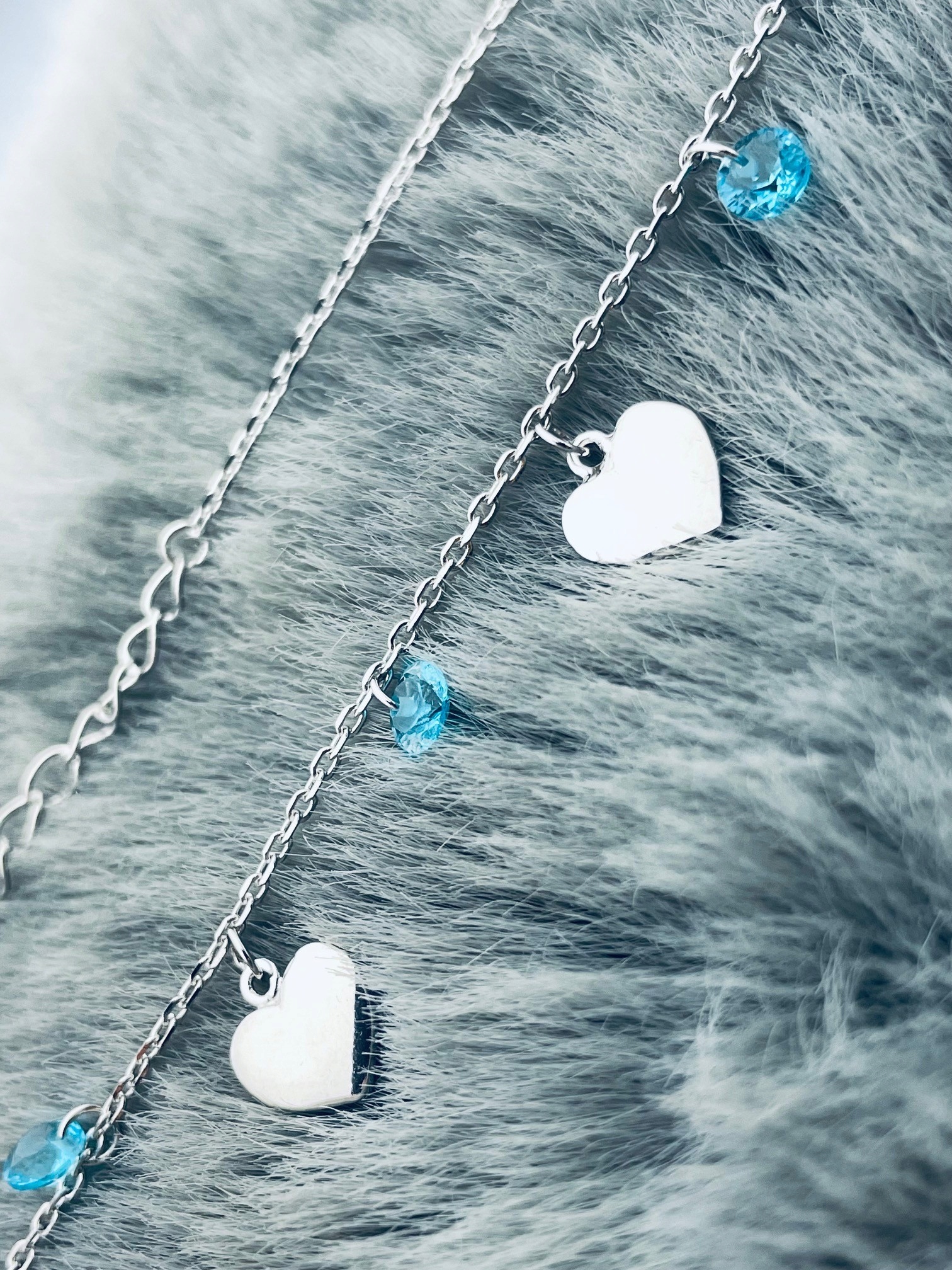 Stříbrný náhrdelník typu ankr s modrými zirkon srdce srdíčka