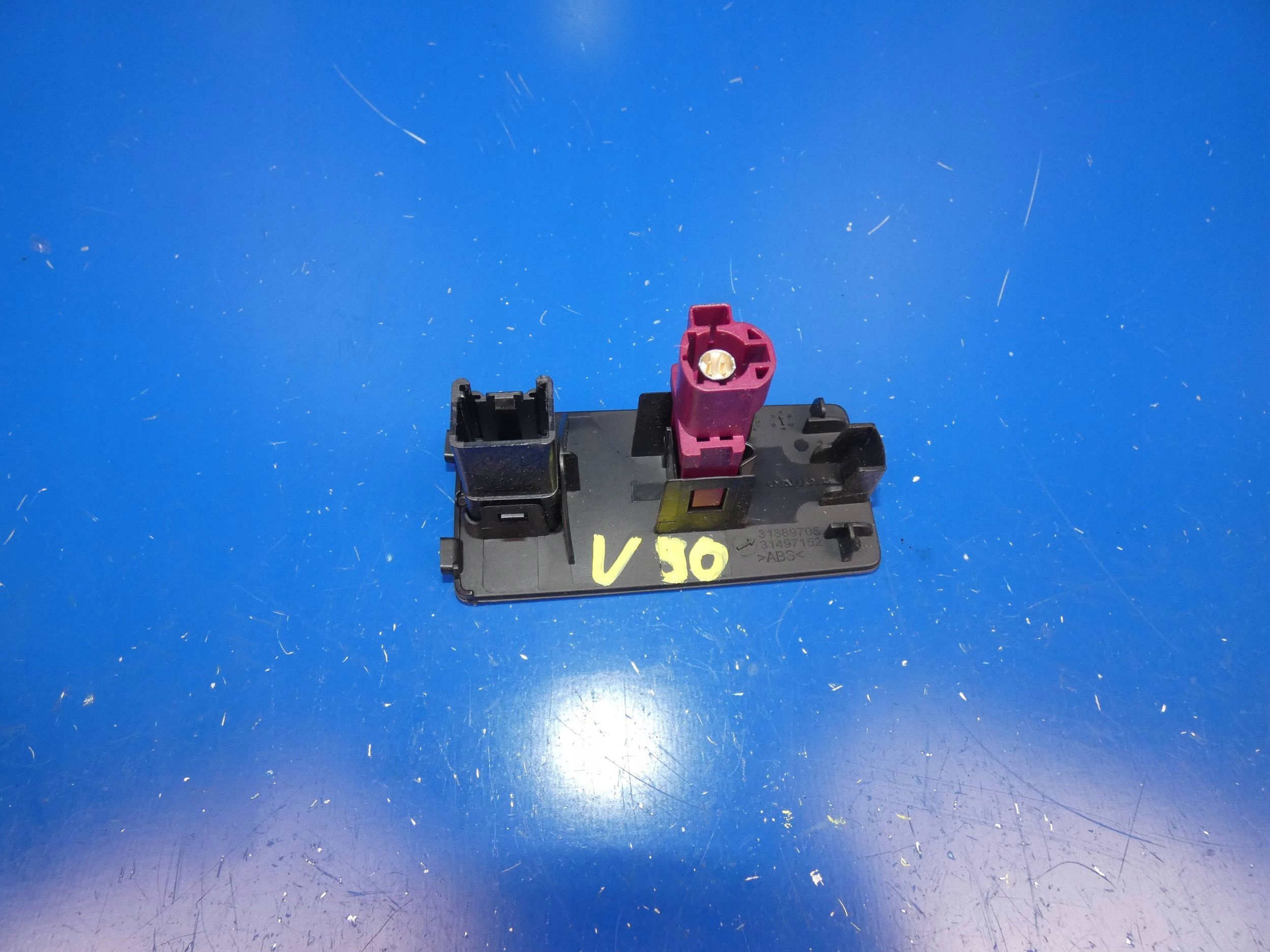VOLVO V90 S90 II adapter USB AUX