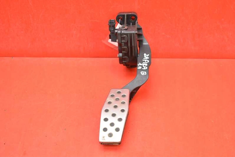 POTENCJOMETR GAZU EU OPEL ZAFIRA B 1.9 CDTI 05R