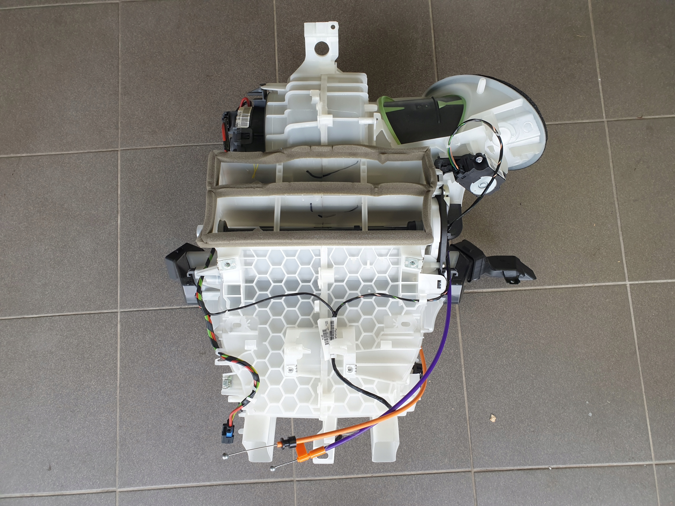 ohřívač KLIMY PEUGEOT 208 2014- 98194325ZD