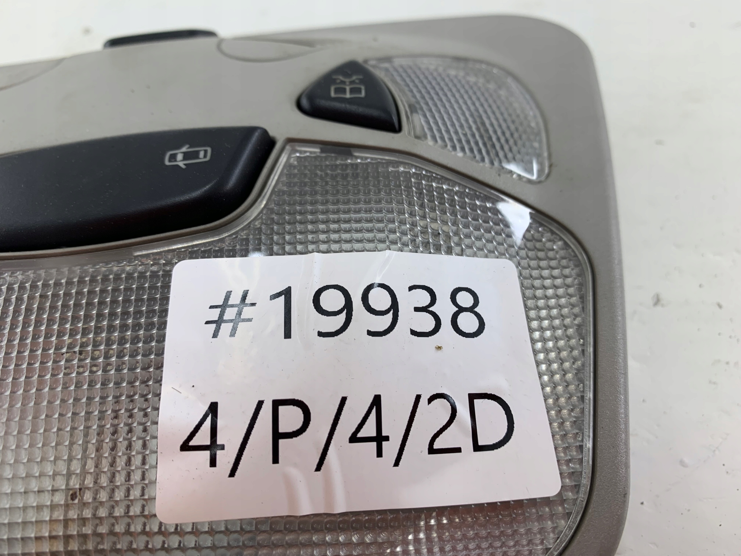 MERCEDES W203 éclairage cabine feu interne A2038204601