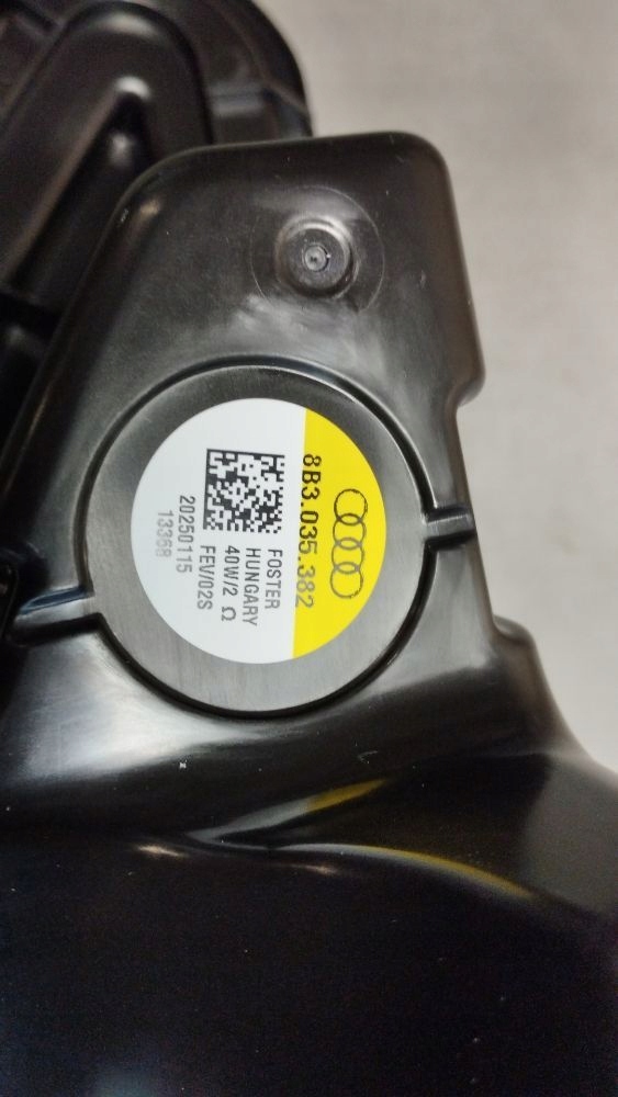 Audi A5 b10 reprák subwoofer 8B3035382