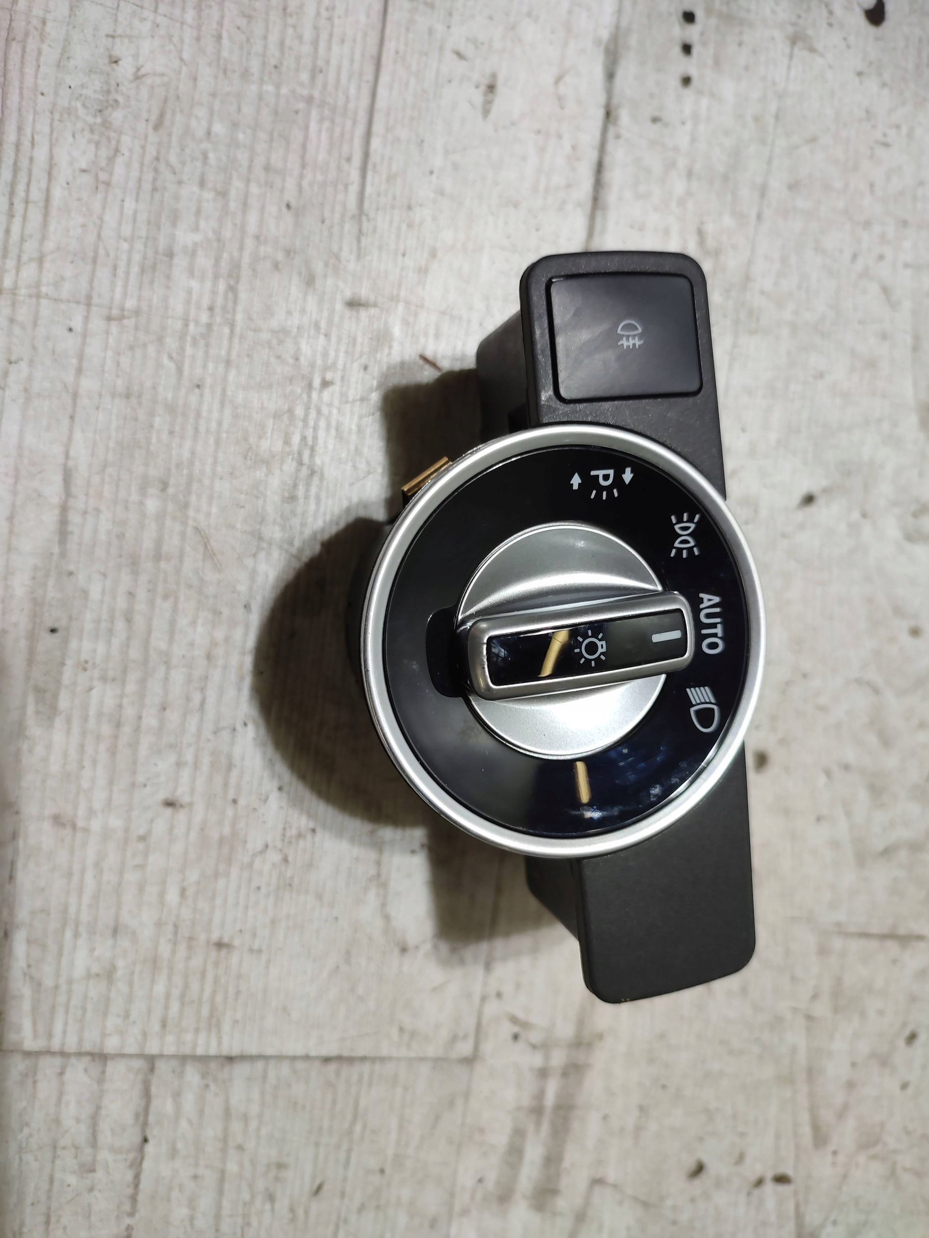 Mercedes-Benz GLA W156 2015 light switch