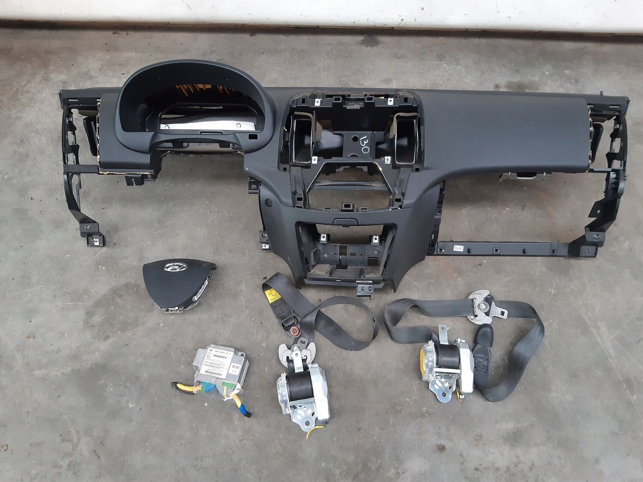 dashboard console tension belts Hyundai I30 1,4 16V