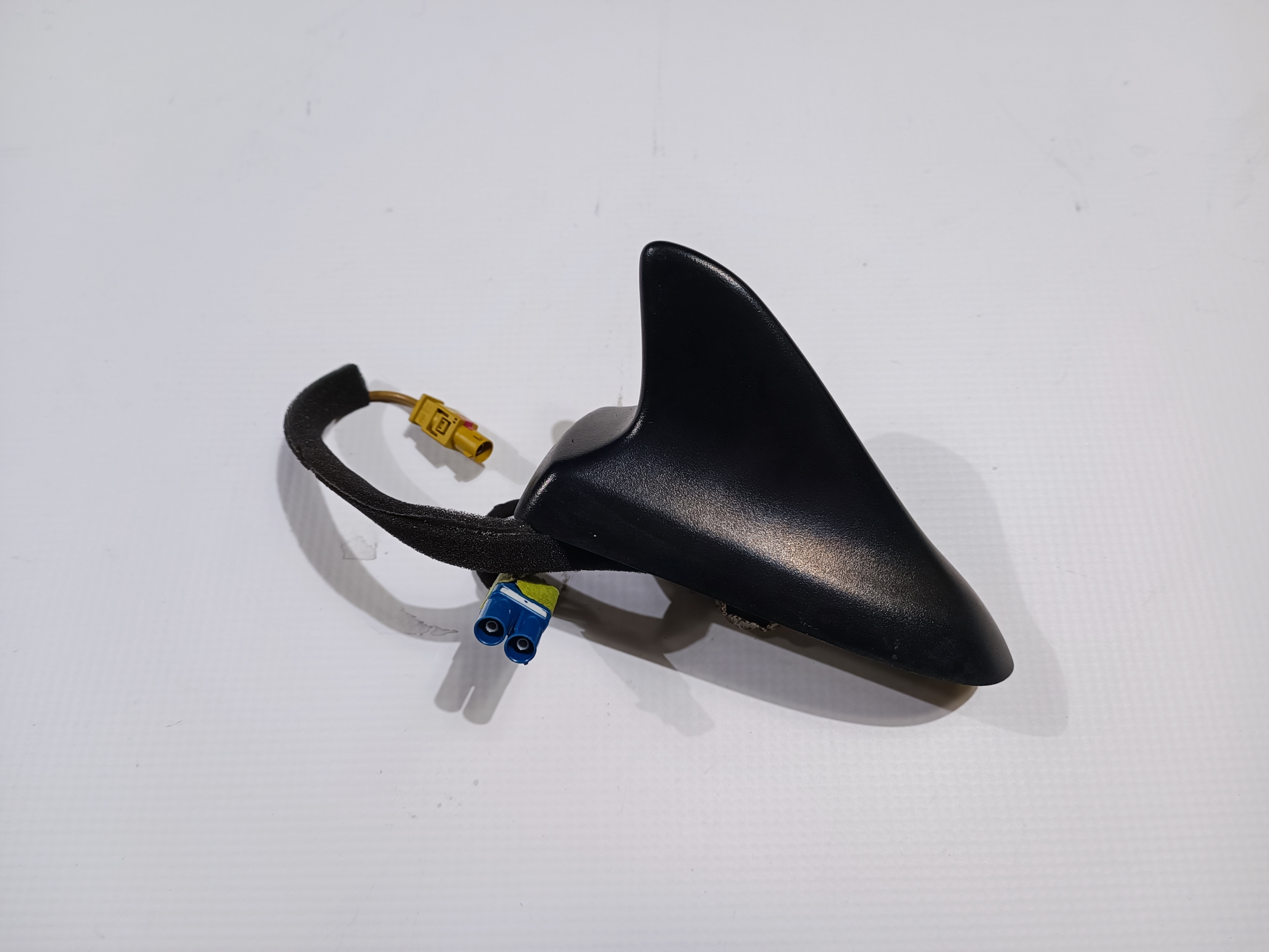 Antena dach GPS pletwa Chevrolet Camaro 2009-2015