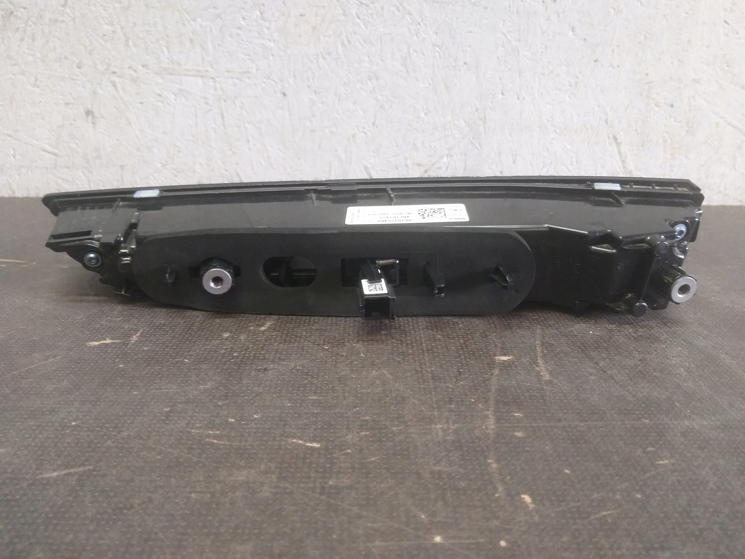 LIGHT REAR PART LEFT OPEL ASTRA L VI 6 LED 462161423