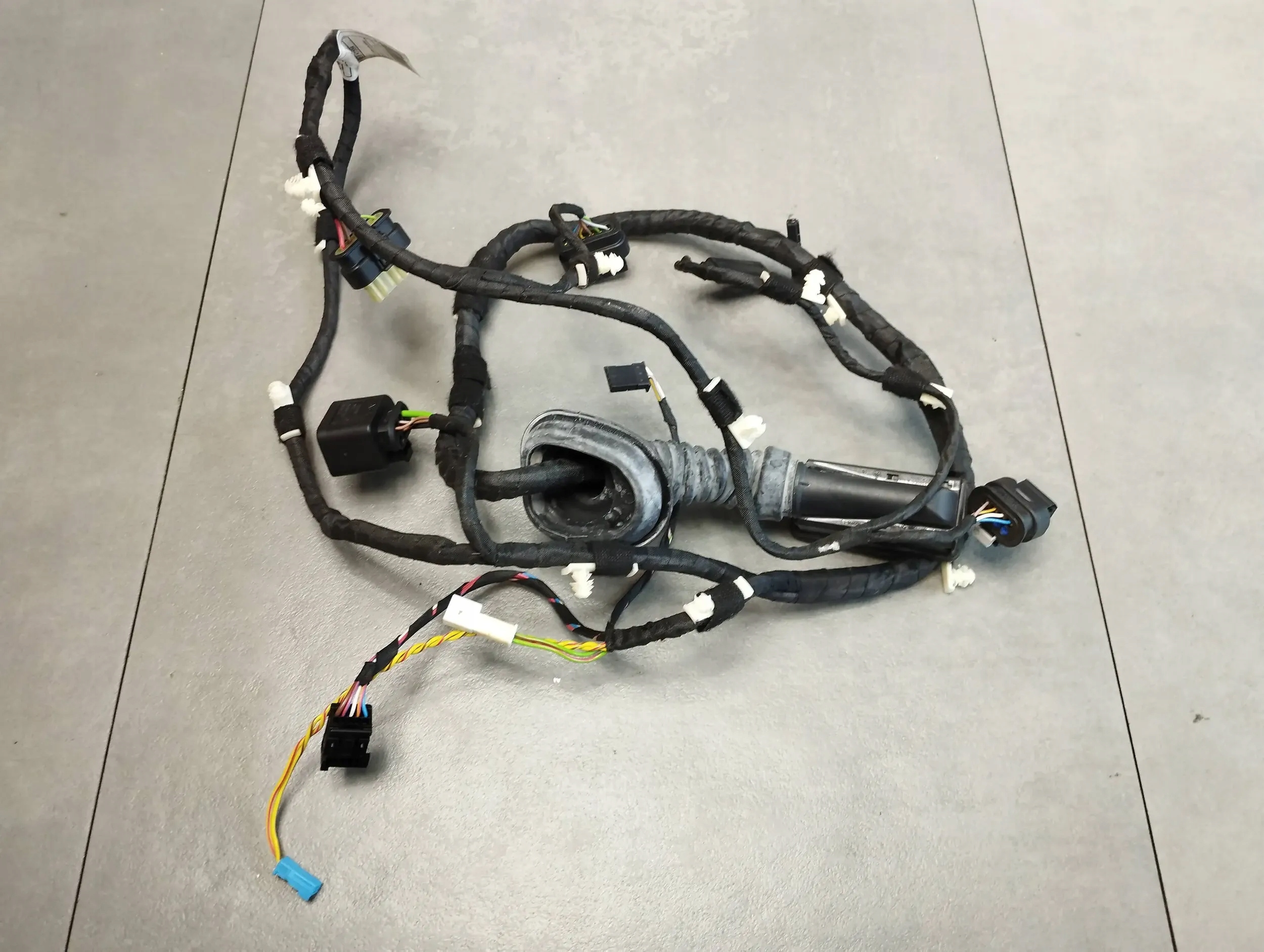 BMW X5 F15 bundle door left rear part 9323481
