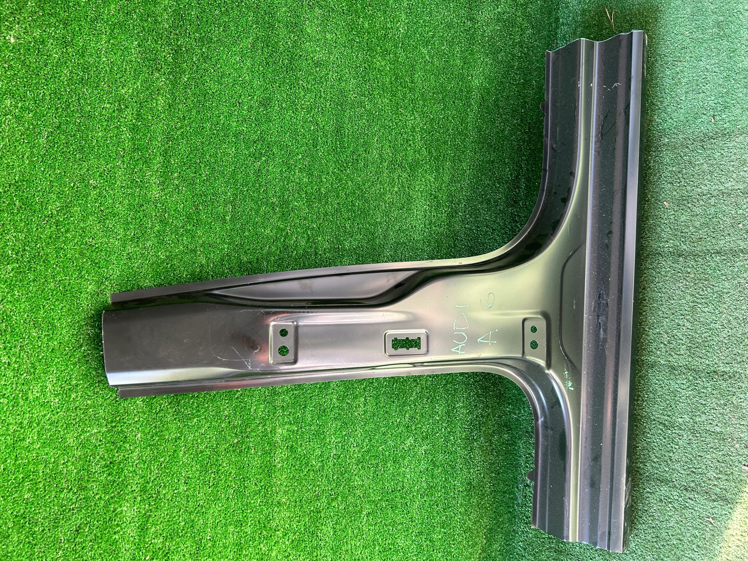 Audi A6 4K9 pillar threshold central 2018- 4K9809840