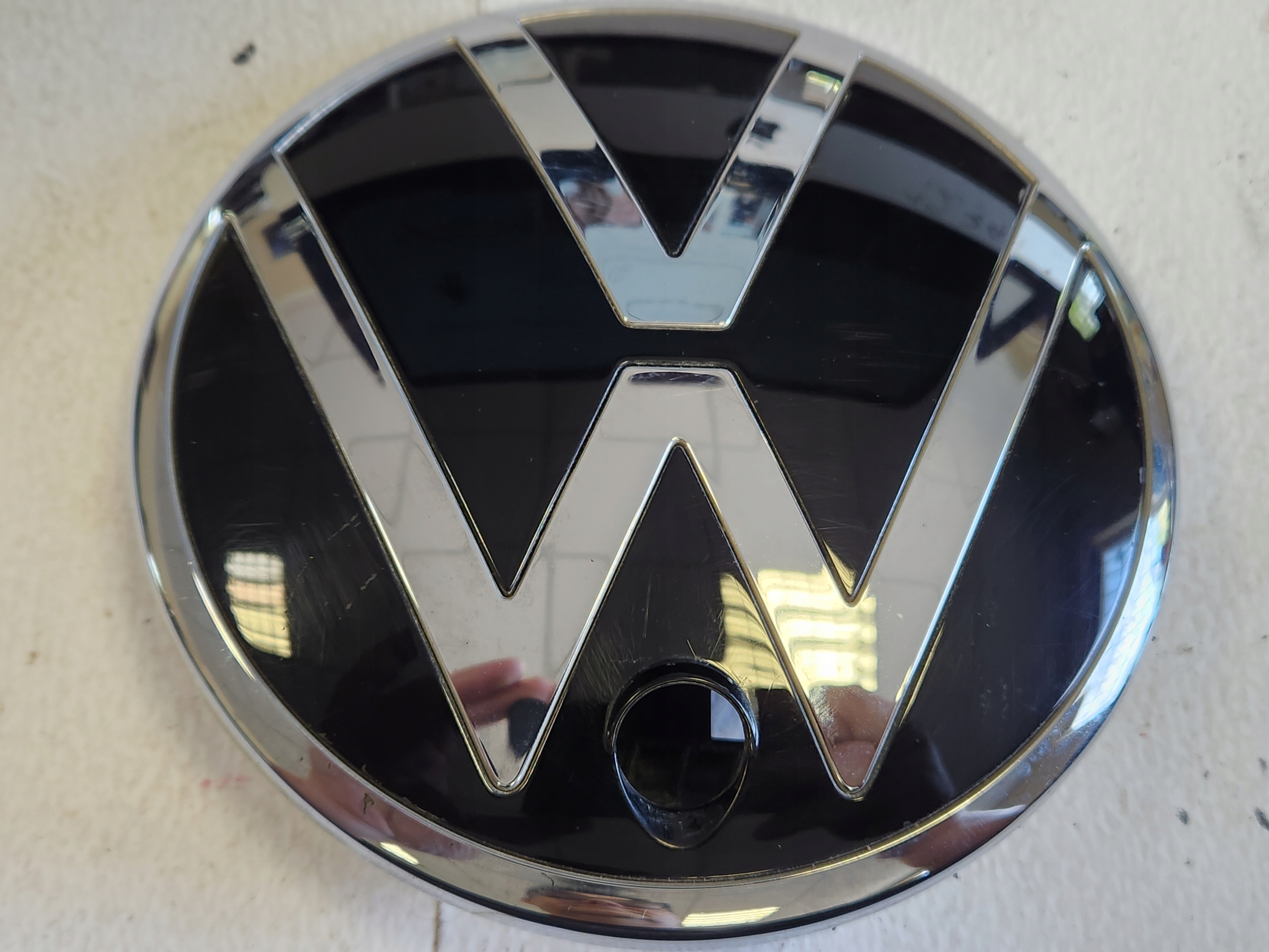 EMBLEMAT DO KAMERY VW AMAROK II 2023 ROK N1XB-E43500-AB 2HJ853630D