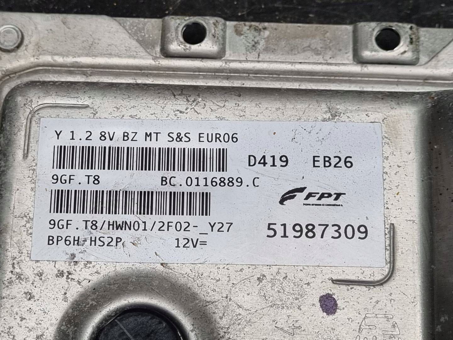 control unit of the engine Chrysler Ypsilon 2014 51987309