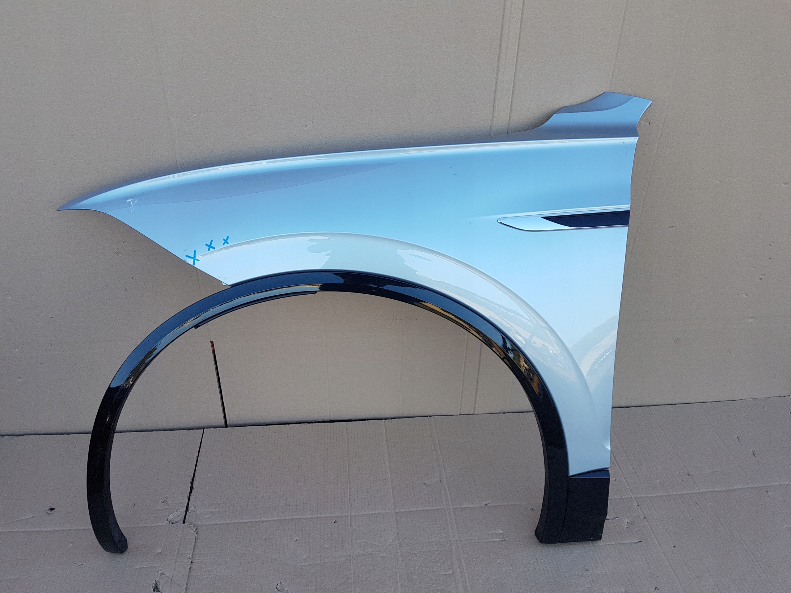 КРЫЛО ПЕРЕД ЛЕВЫЙ VW TOUAREG III 760 18-