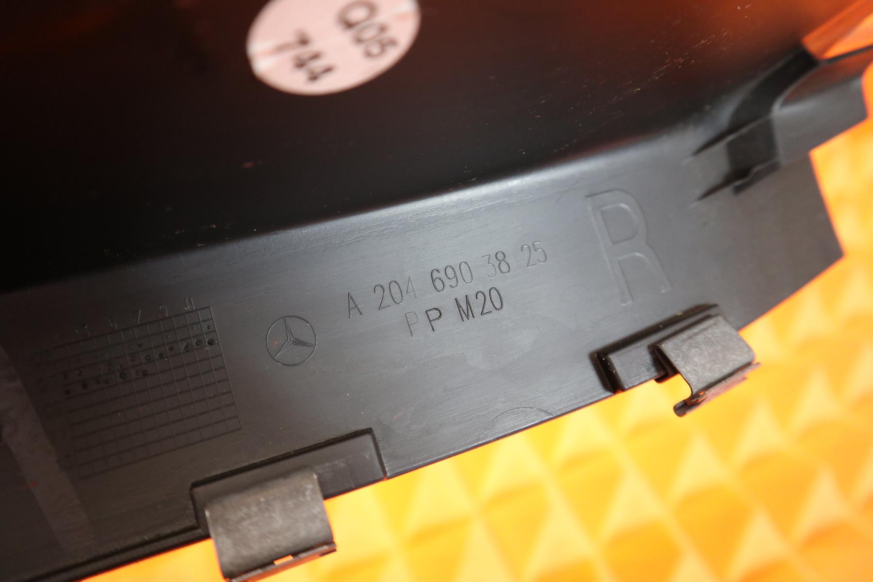 MERCEDES W204 OSŁONA LISTWA SŁUPKA TYŁ PRAWA Producent części Mercedes-Benz OE