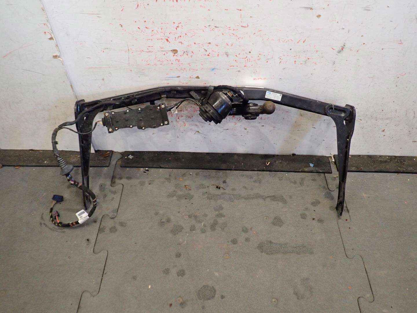 towing VW SHARAN SEAT ALHAMBRA 2010- 7N0803880A