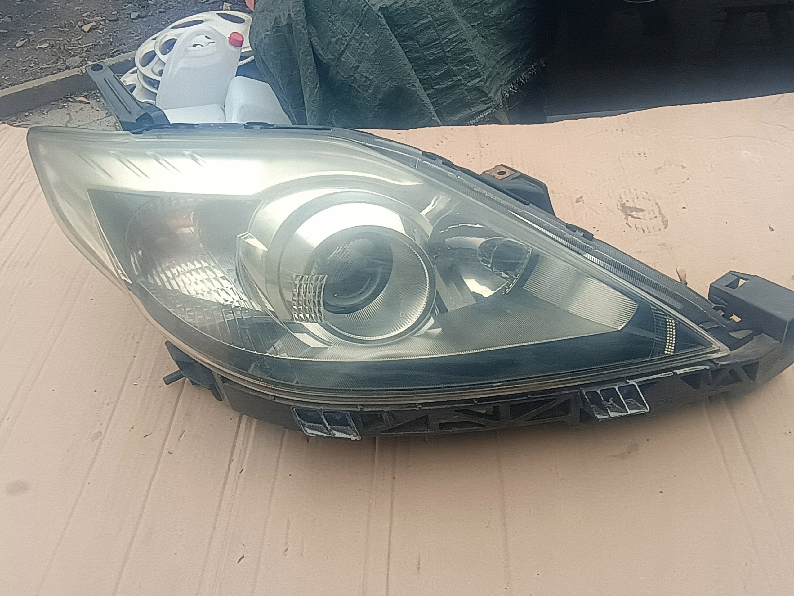 licht vorne rechts XENON MAZDA 5 LIFT