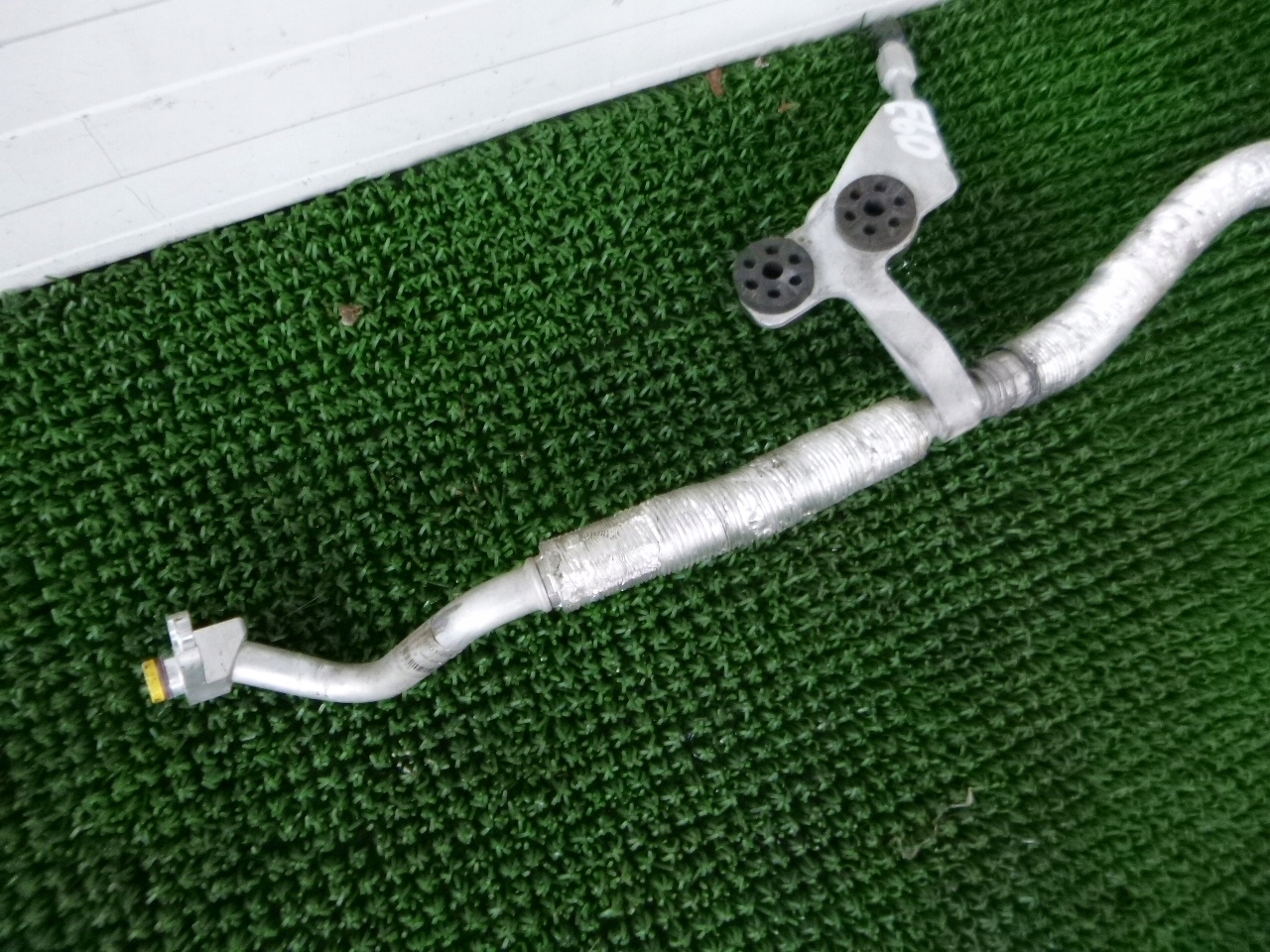BMW E60 E61 530d prijenos cijevčica klimatizacije OEM