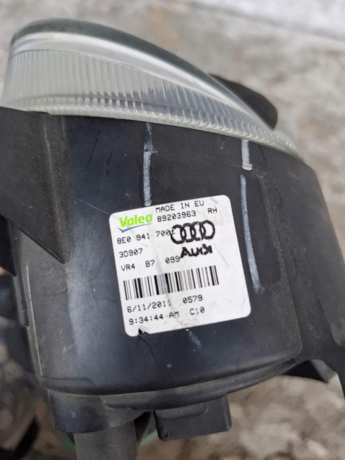 Audi A3 A4 B7 2007-12 год ГАЛОГЕН правый левый оригинал