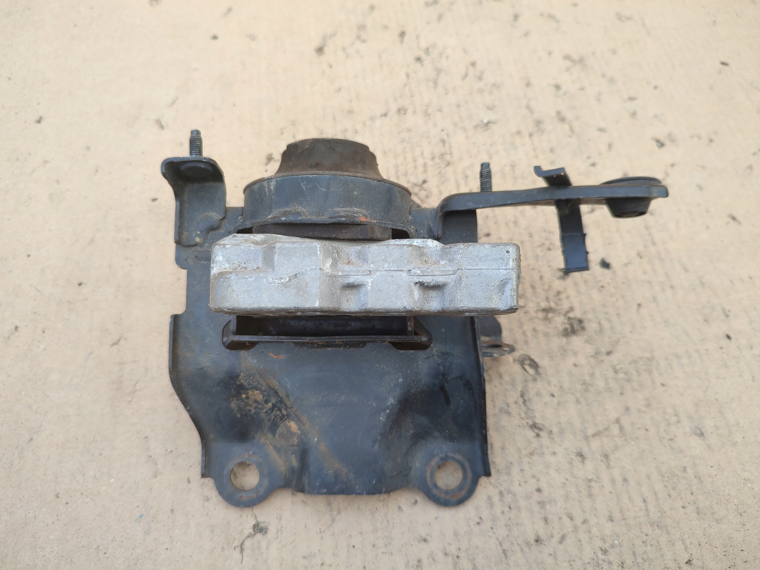 holder engine mount HYBRYDA TOYOTA YARIS IV 1.5 U7