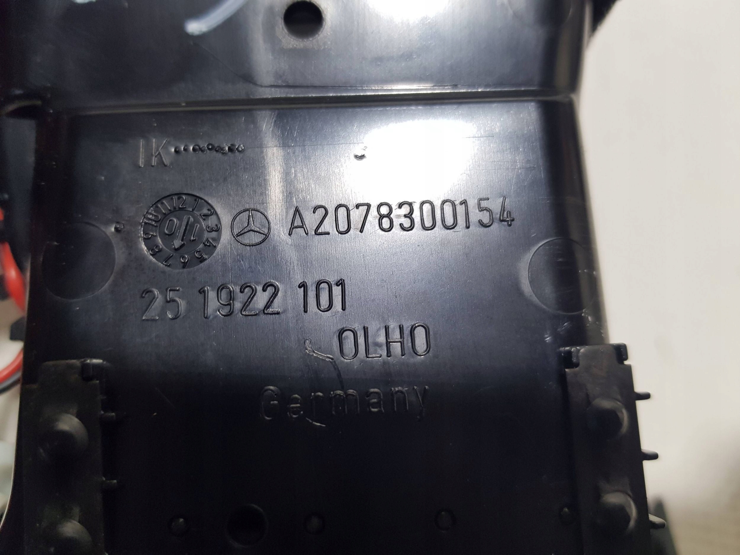 left grid KRATKI air conditioning devices MERCEDES W207 2078300154