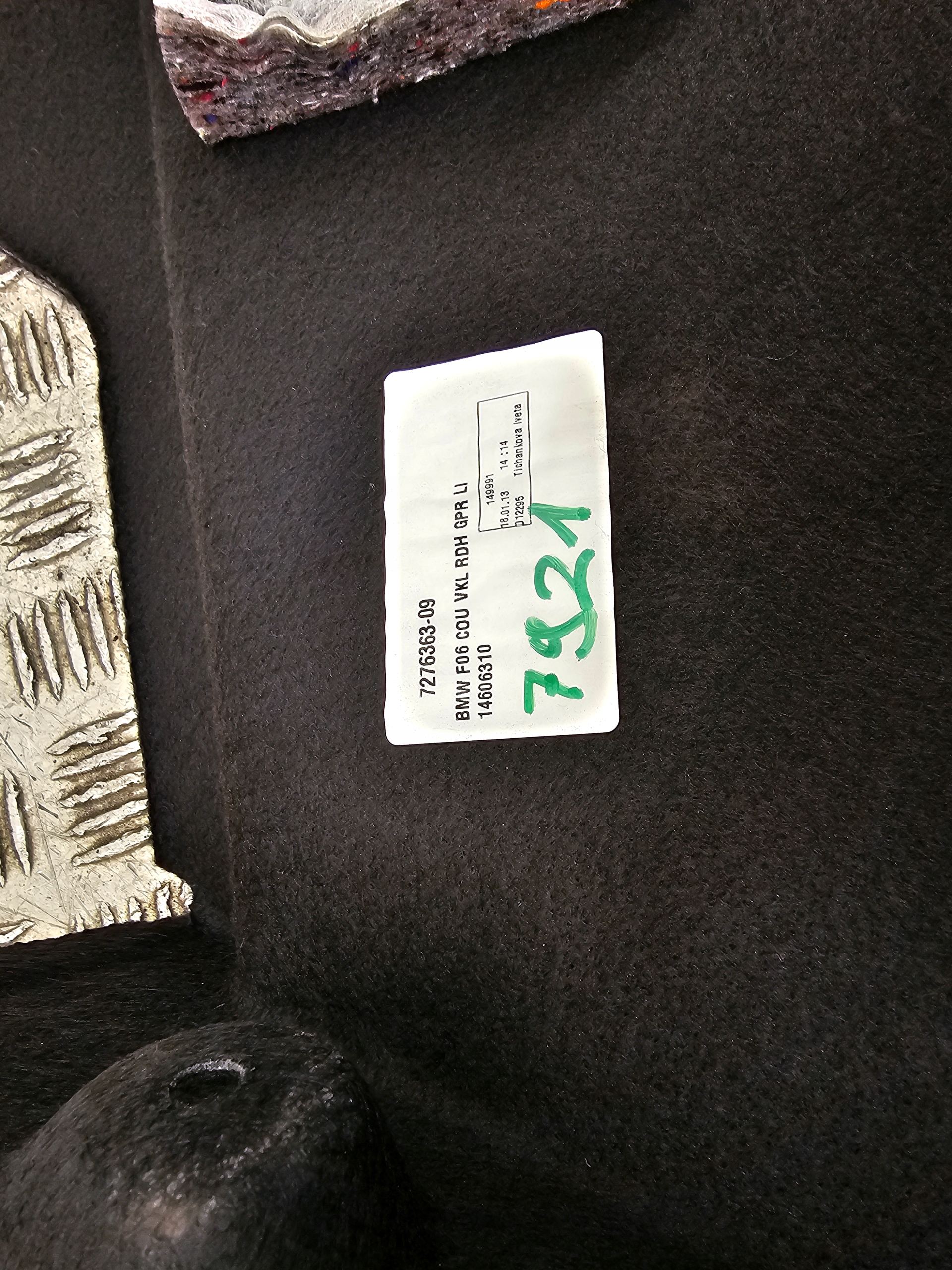 boot upholstery right and left 7276364 7276363 BMW F06