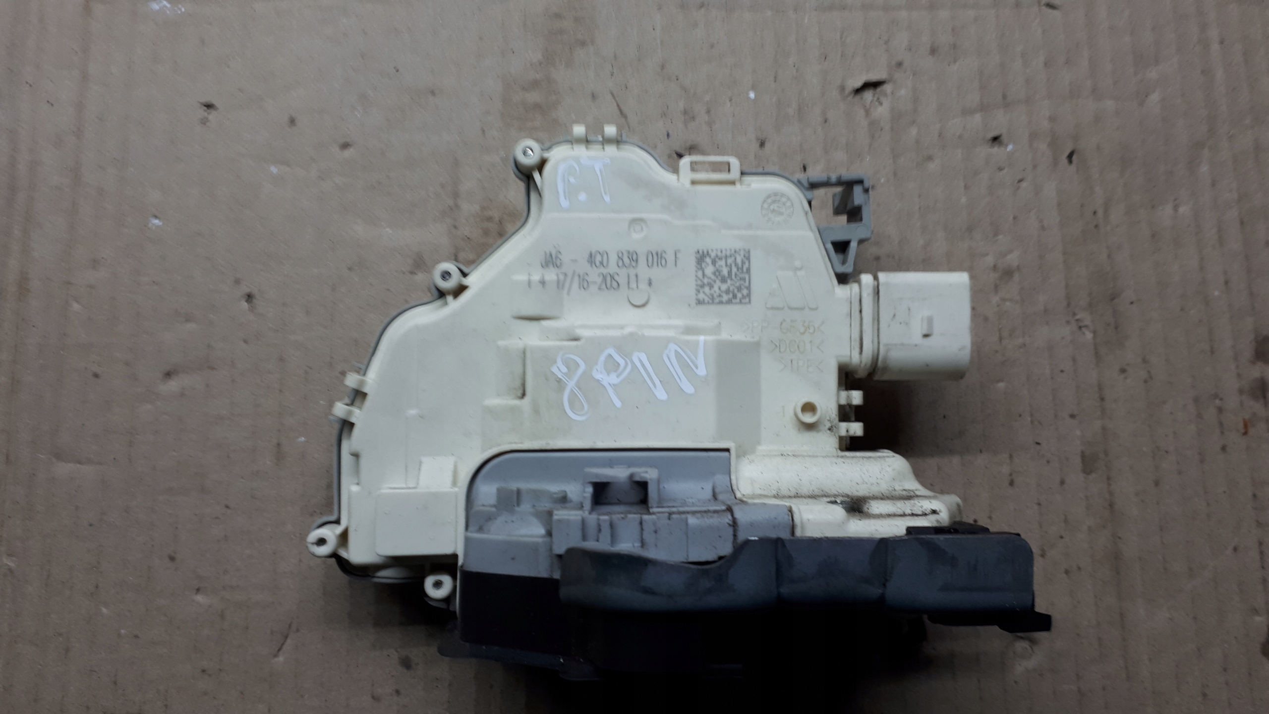 A4 B9 8W lock door right rear part 8 PIN A5 8W Q5