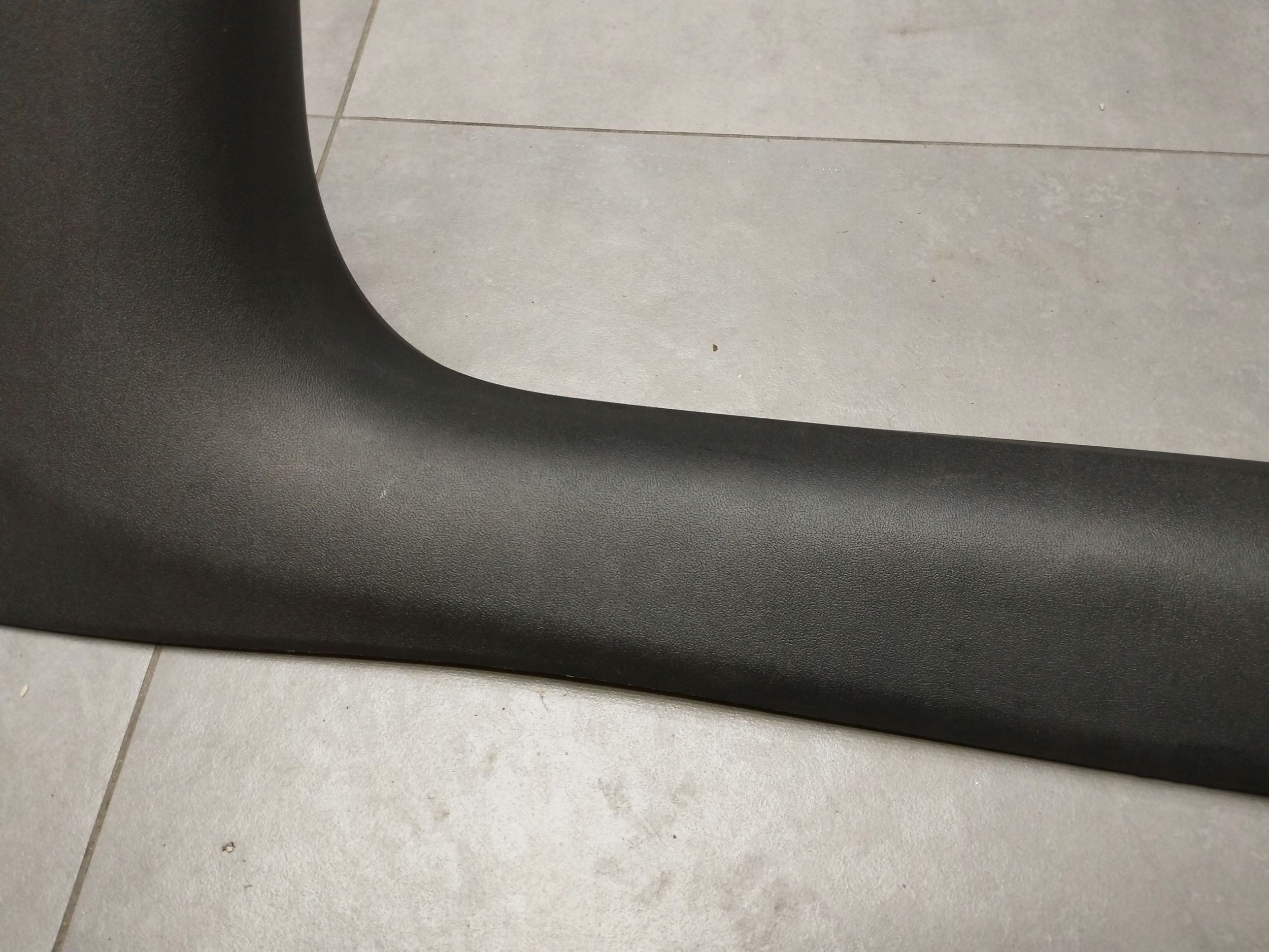 Audi A5 B10 cover of the threshold right front 8B1867272