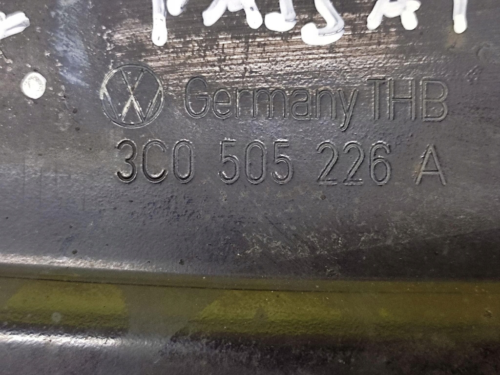 VW PASSAT B6 KOMBI 1.6 Querlenker rechts heck 3C0505226A