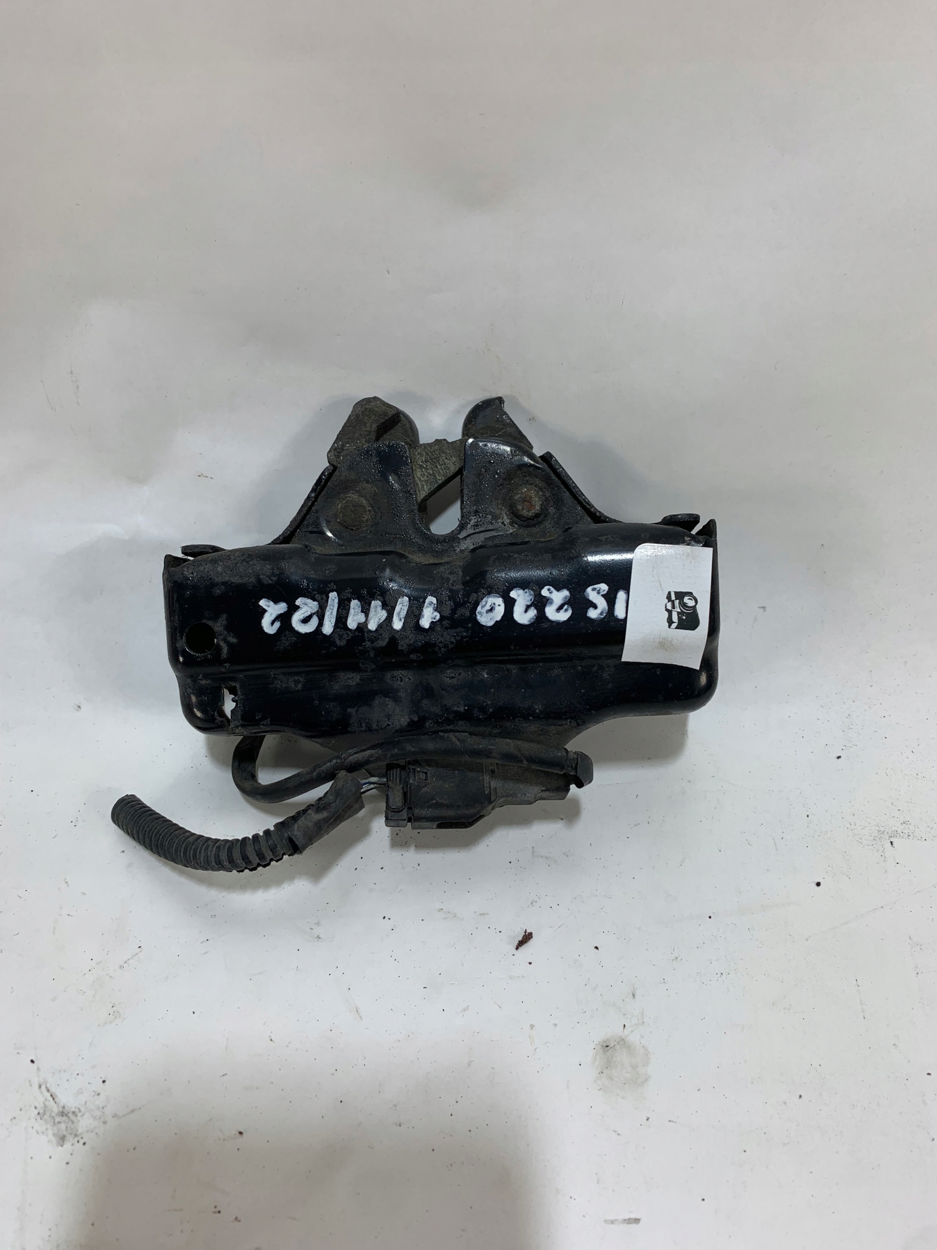 Lexus IS 220 250 350 замок капота 05-12 EU