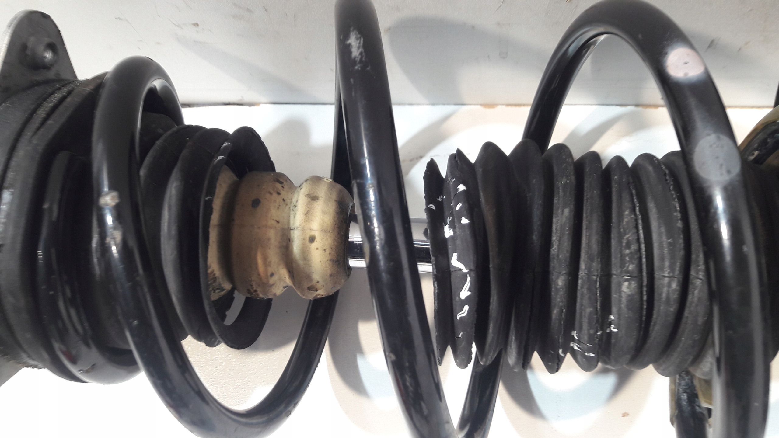RENAULT CLIO V 2021- shock absorber left front McPherson 543023135R