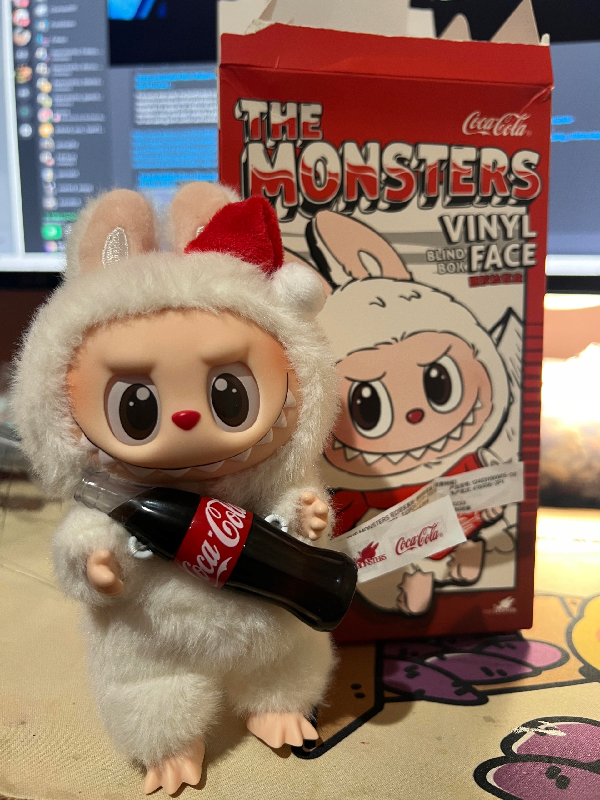 アイドル popmart labubu coca-cola +have a seat Labubu POP MART Coca-Cola Kolekcjonerska The Monsters Blind