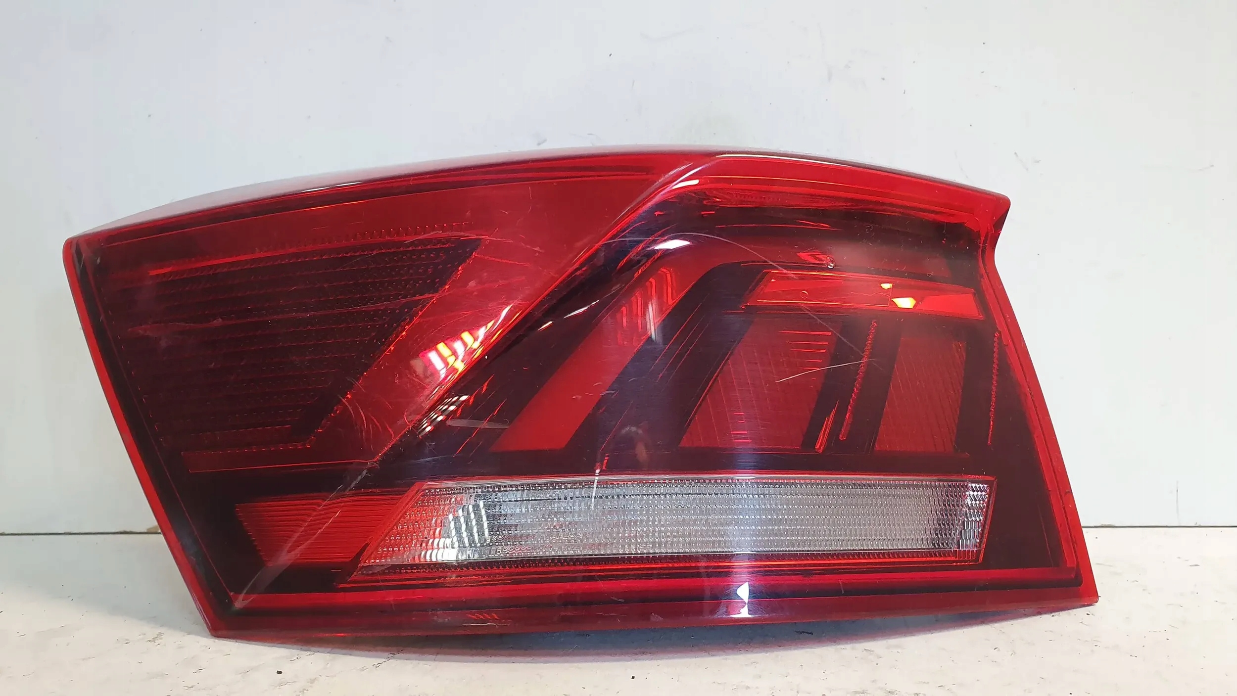 light rear part left 2GA945095 VW T-ROC 17