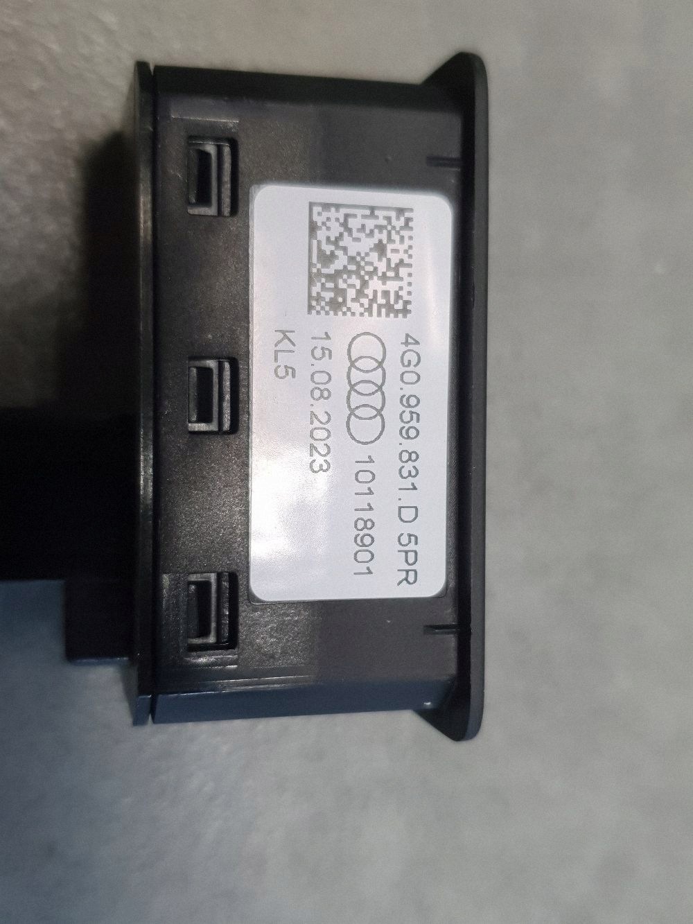 Audi SQ6 e-tron tlačítko otvarania kufra 4G0959831D