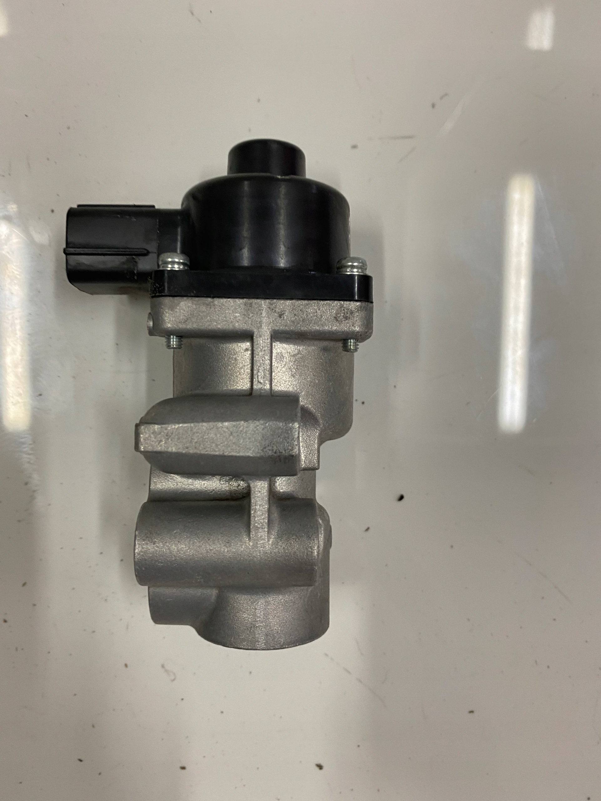 Клапан рециркуляції відпрацьованих газів Mitsubishi Outlander Lancer 1582a645