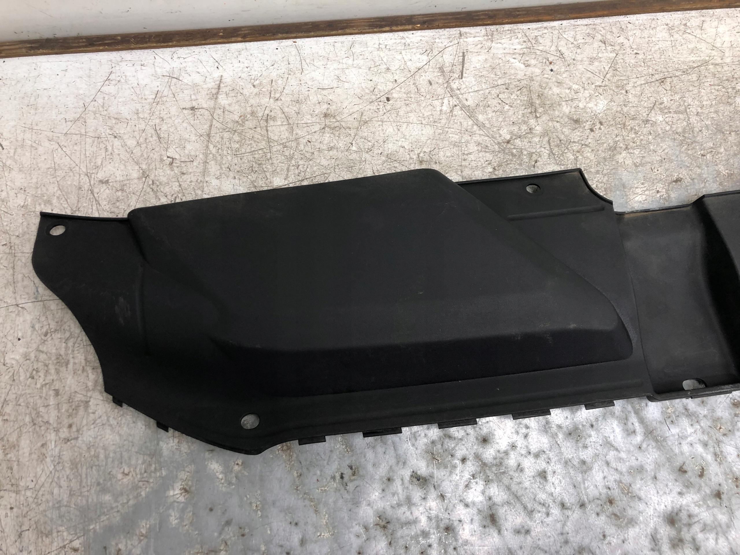 kryt stěny předního AUDI A4 B8 8K0807081