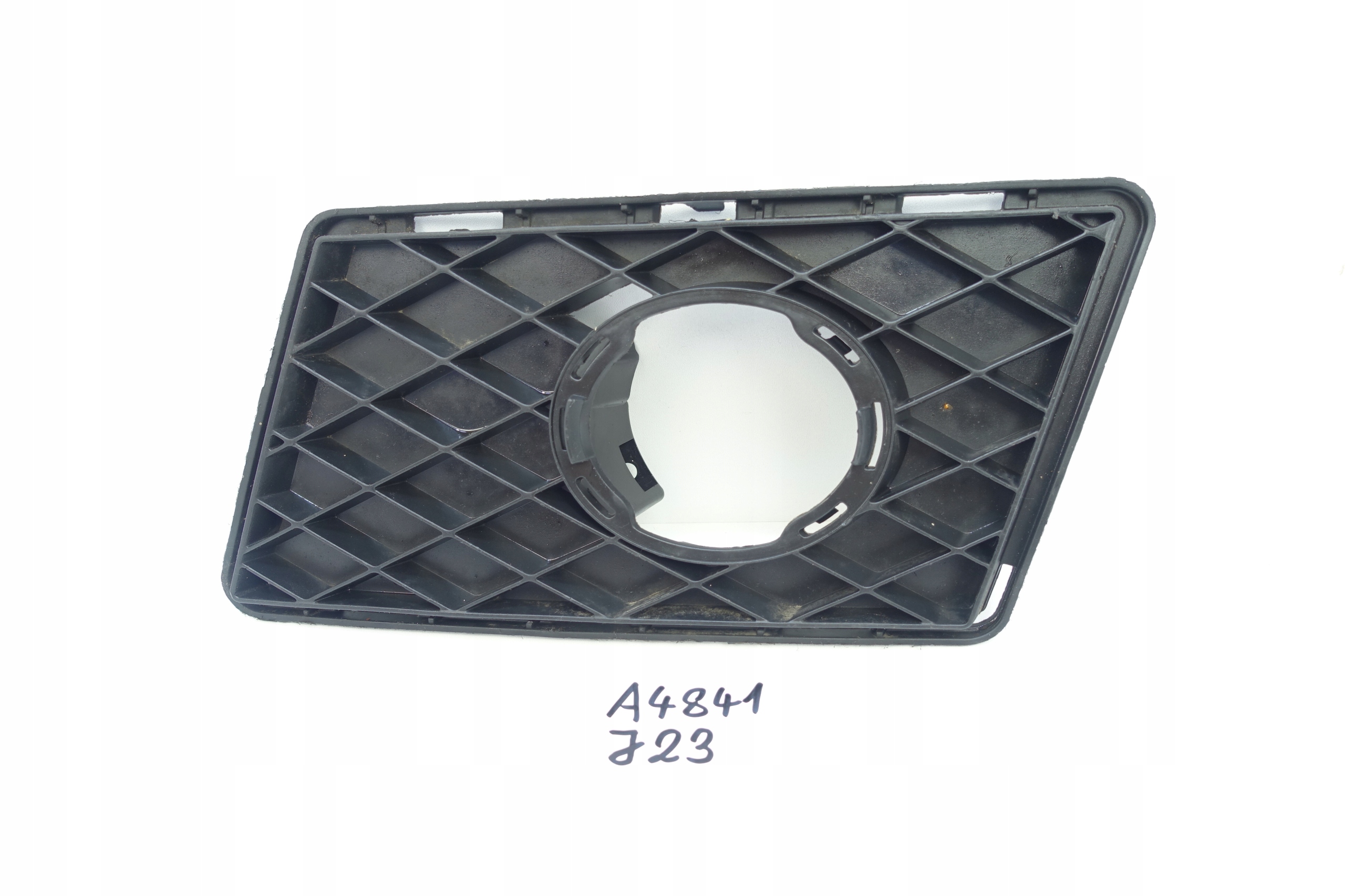 grid of a bumper left front MERCEDES C W204 A2048853723
