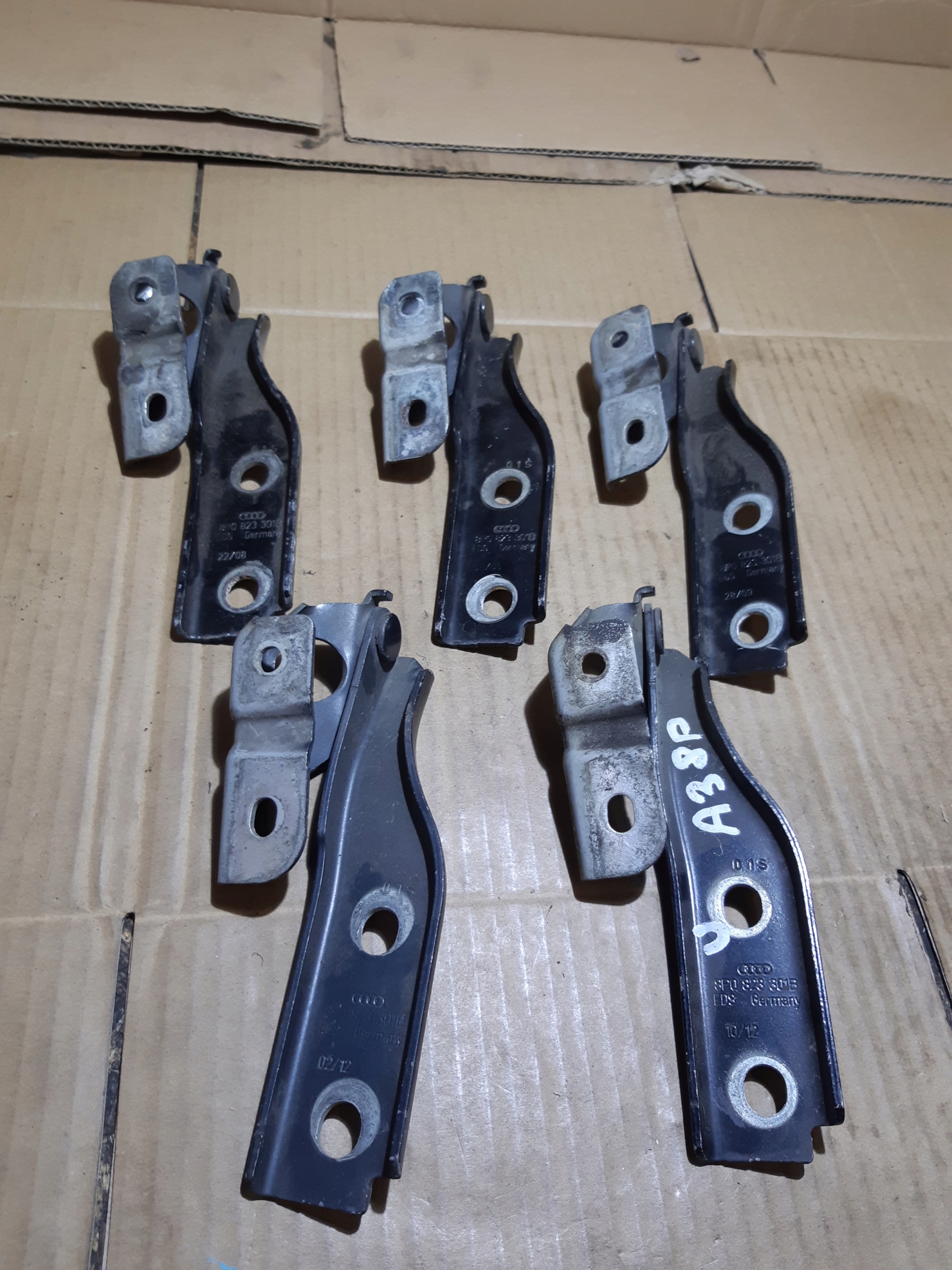 AUDI A3 8P LIFT hinges hinge bonnets left 8P0823301B