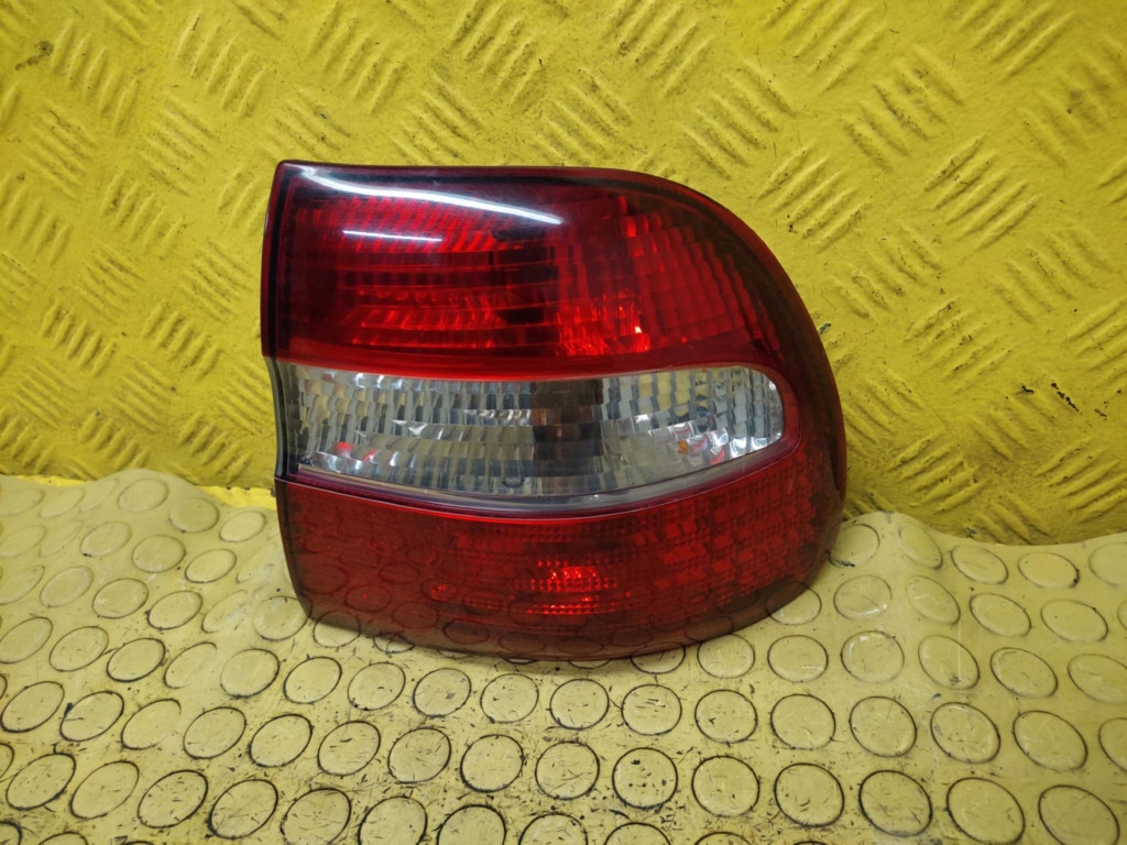 VOLVO V40 light right rear part