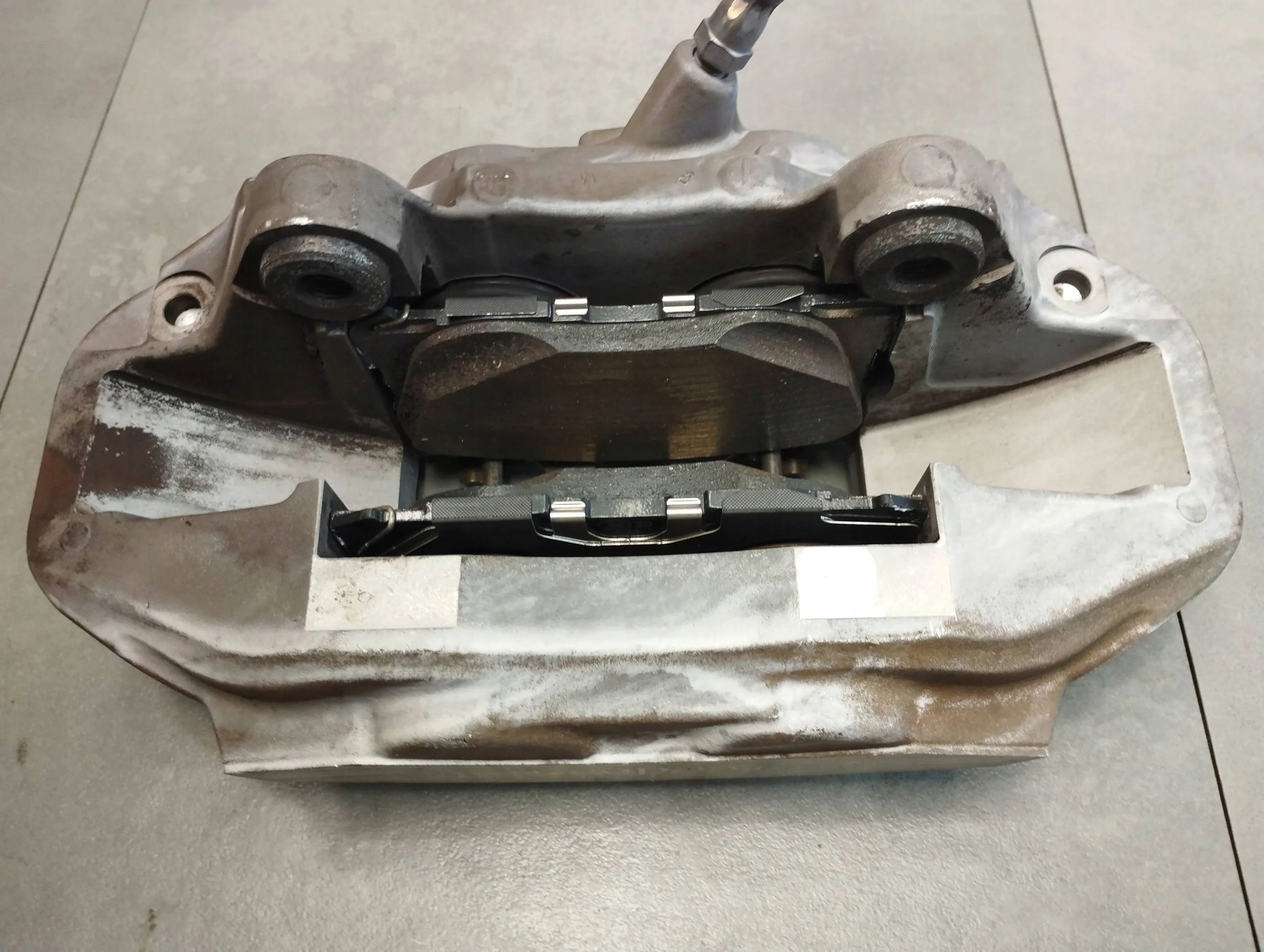 Mercedes-Benz GLC X253 2.0 CGI caliper left front 1626000747