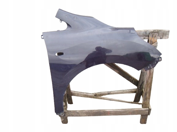 TOYOTA VERSO 09- BŁOTNIK PRAWY PRZÓD 9AK